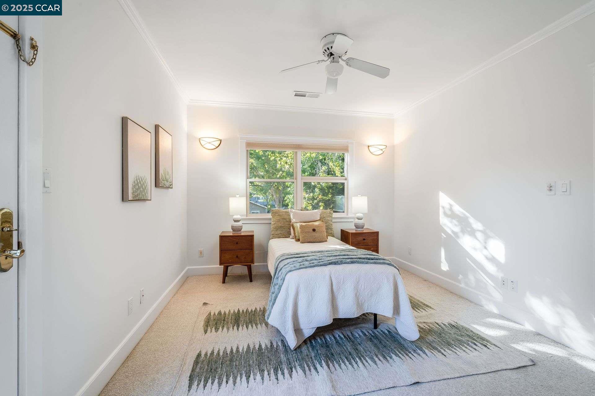 Detail Gallery Image 39 of 55 For 33 Altamount Drive, Orinda,  CA 94563 - 5 Beds | 3/1 Baths