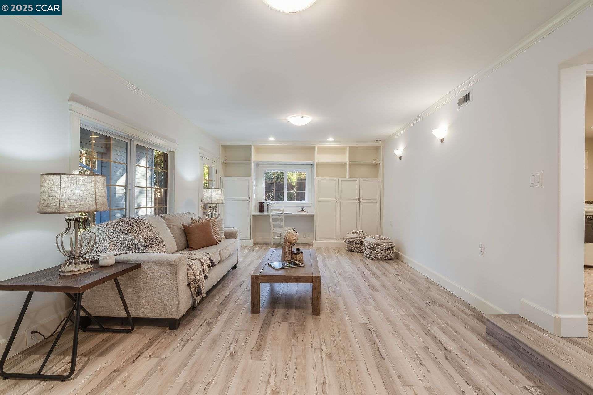 Detail Gallery Image 44 of 55 For 33 Altamount Drive, Orinda,  CA 94563 - 5 Beds | 3/1 Baths