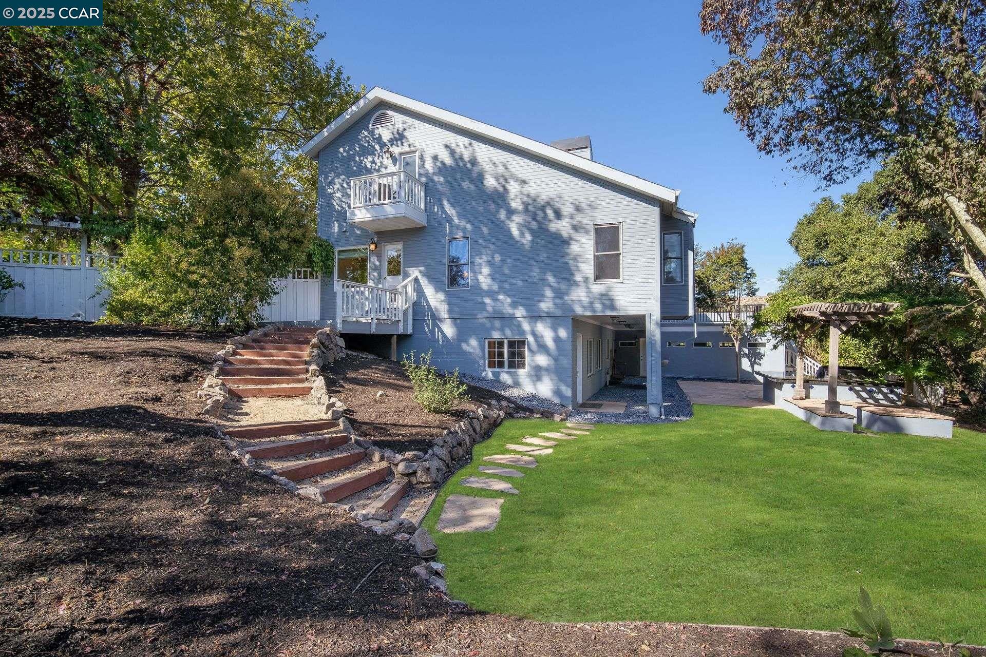 Detail Gallery Image 50 of 55 For 33 Altamount Drive, Orinda,  CA 94563 - 5 Beds | 3/1 Baths