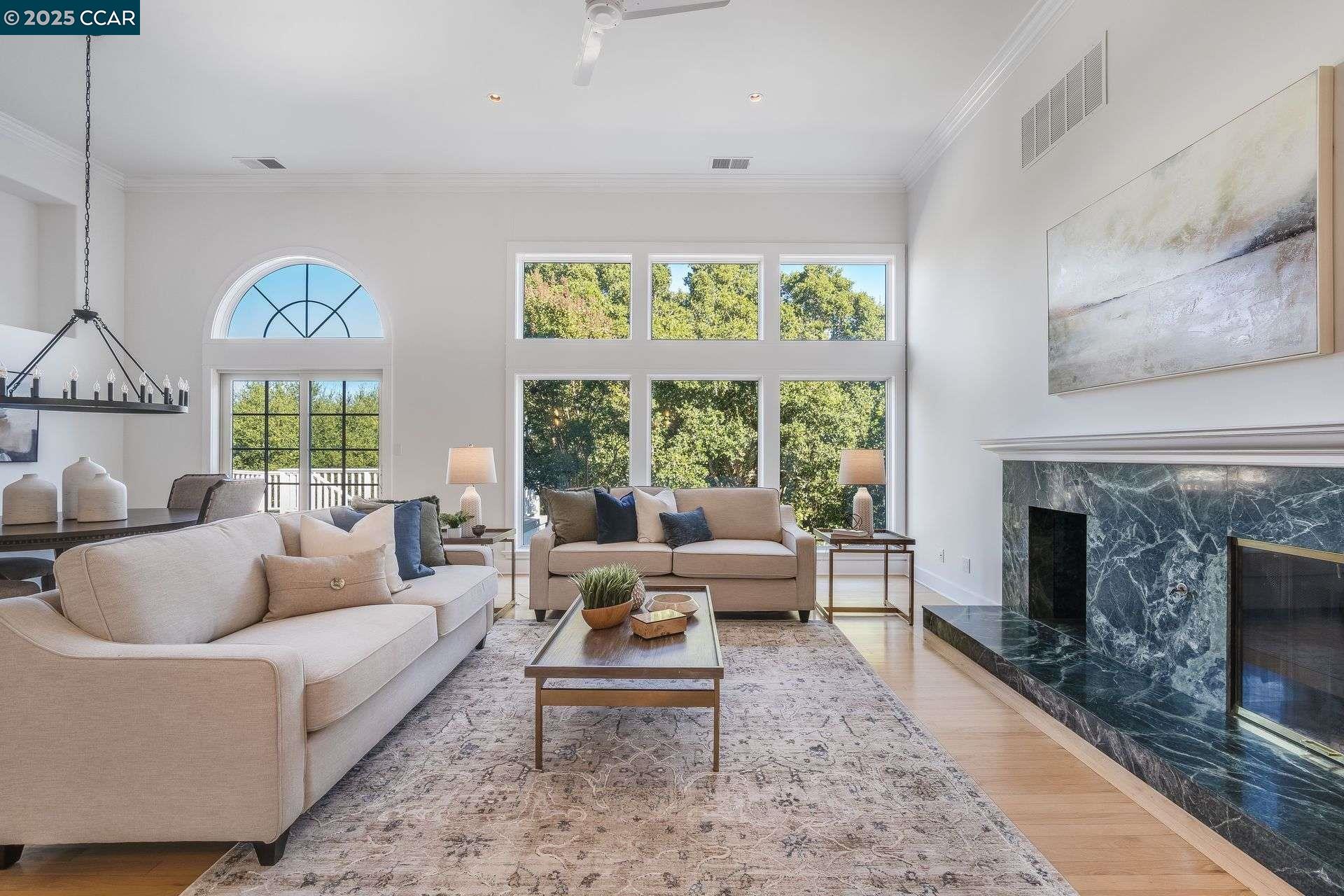 Detail Gallery Image 7 of 55 For 33 Altamount Drive, Orinda,  CA 94563 - 5 Beds | 3/1 Baths