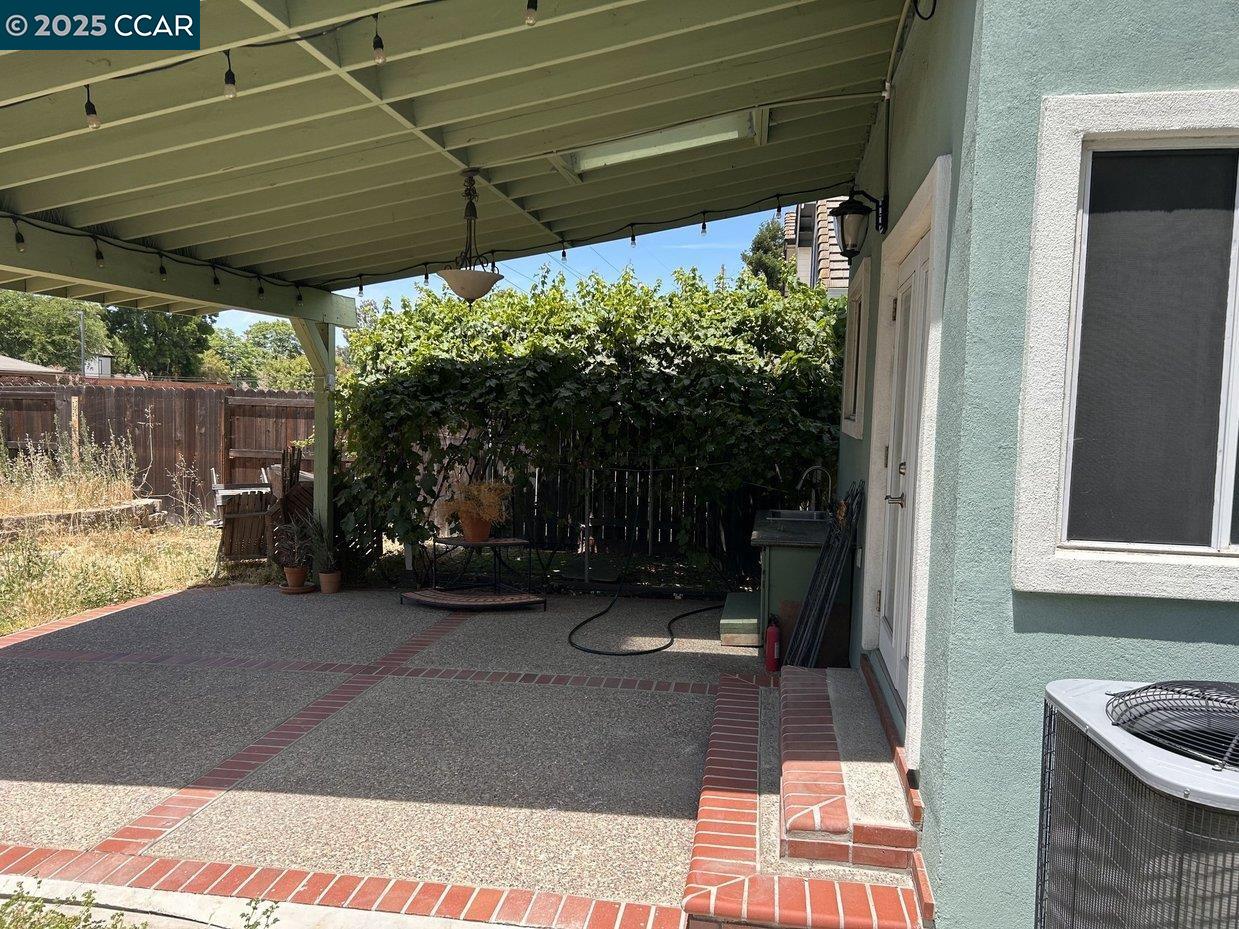 Detail Gallery Image 11 of 18 For 734 Bellflower St, Livermore,  CA 94551 - 4 Beds | 2/1 Baths