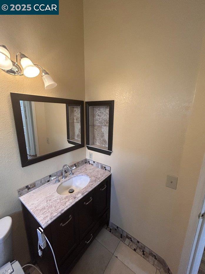 Detail Gallery Image 16 of 18 For 734 Bellflower St, Livermore,  CA 94551 - 4 Beds | 2/1 Baths
