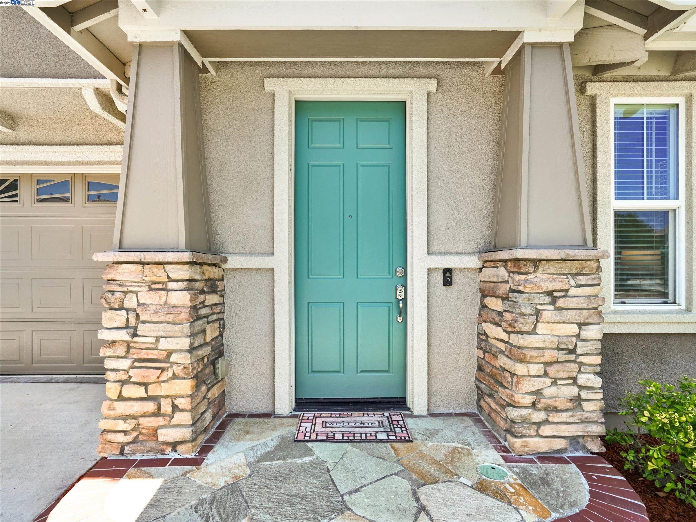 Detail Gallery Image 3 of 30 For 7121 Cerro Crest Dr, San Jose,  CA 95138 - 4 Beds | 2/1 Baths