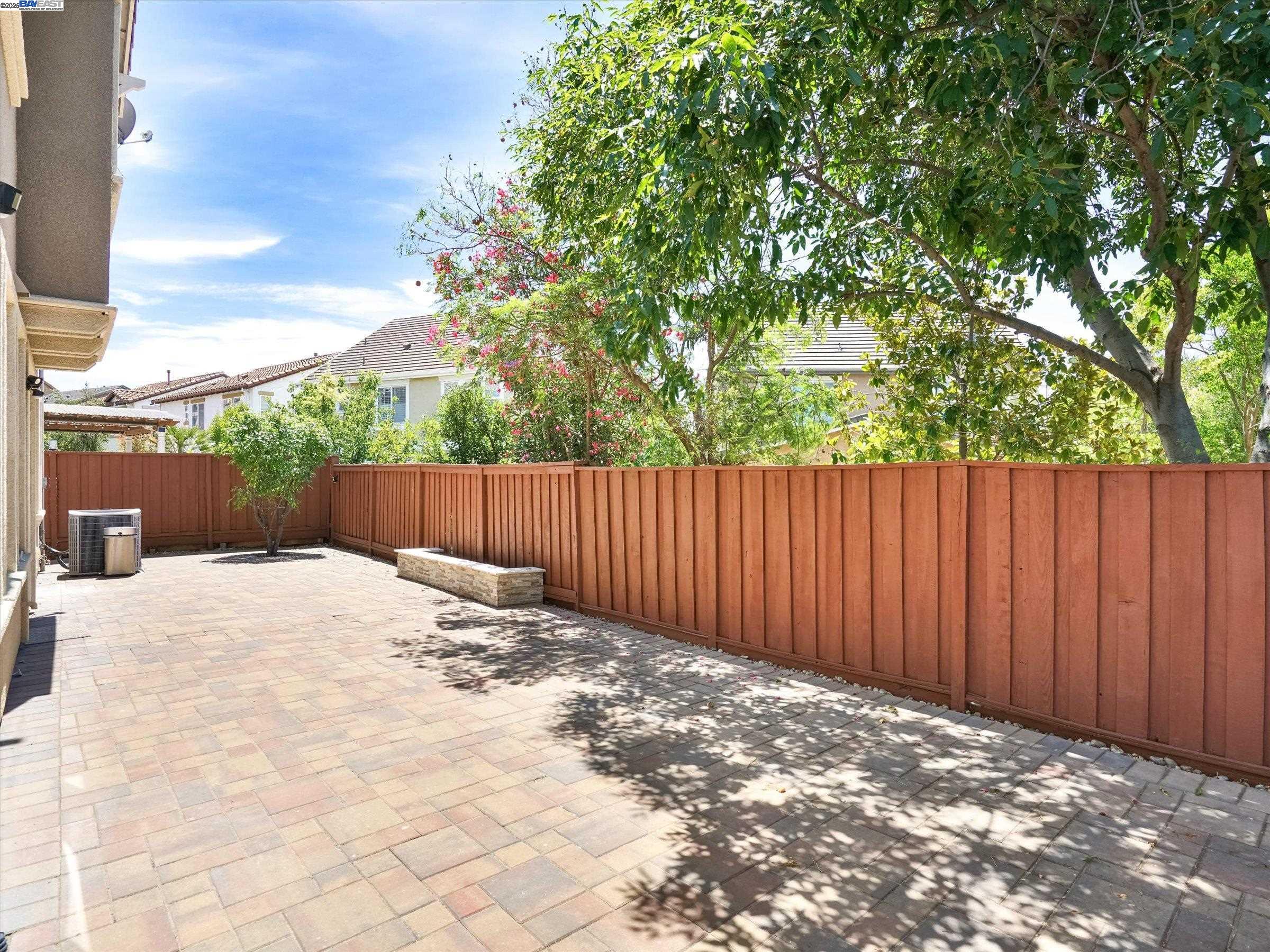 Detail Gallery Image 28 of 30 For 7121 Cerro Crest Dr, San Jose,  CA 95138 - 4 Beds | 2/1 Baths