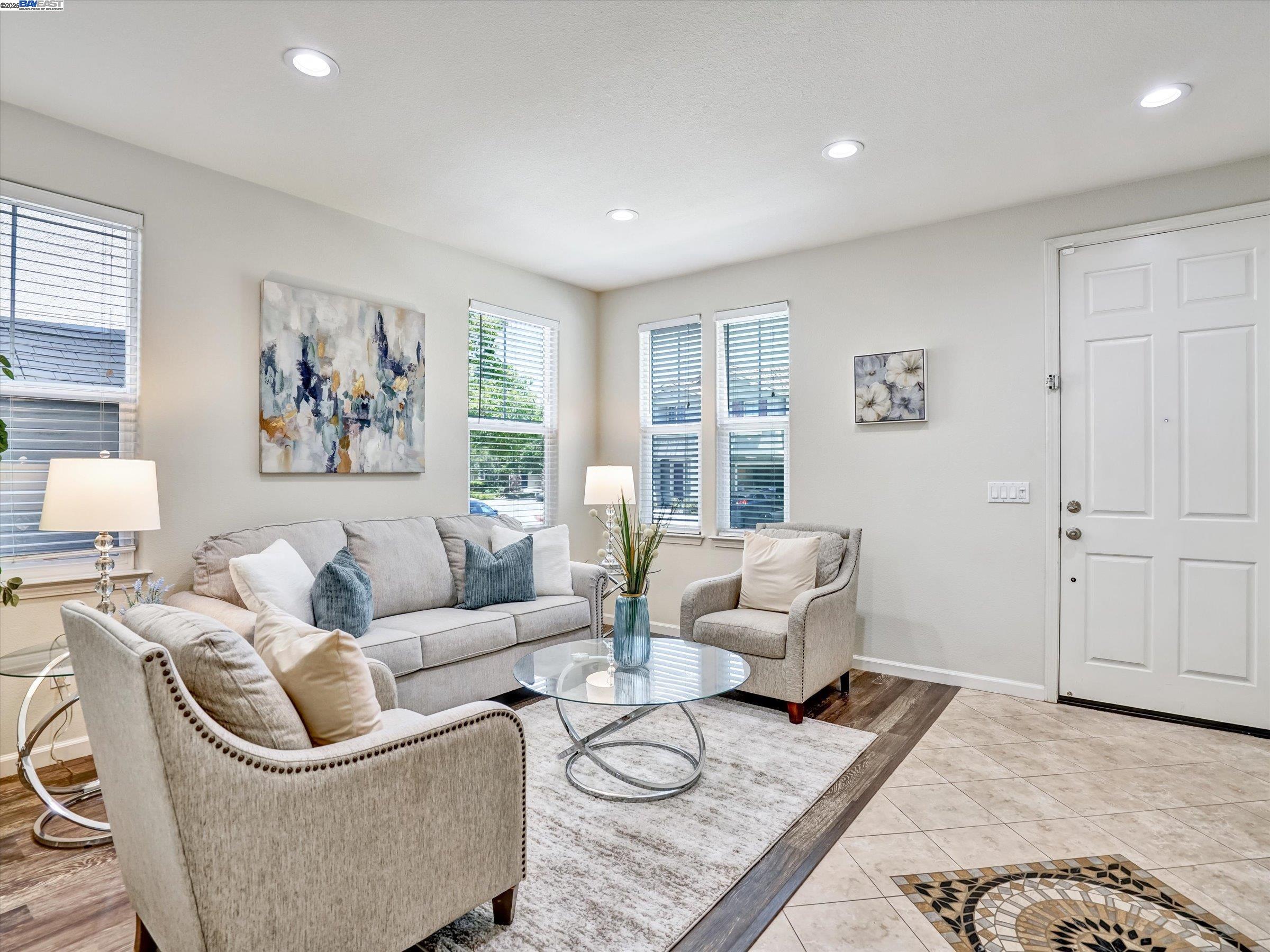 Detail Gallery Image 5 of 30 For 7121 Cerro Crest Dr, San Jose,  CA 95138 - 4 Beds | 2/1 Baths