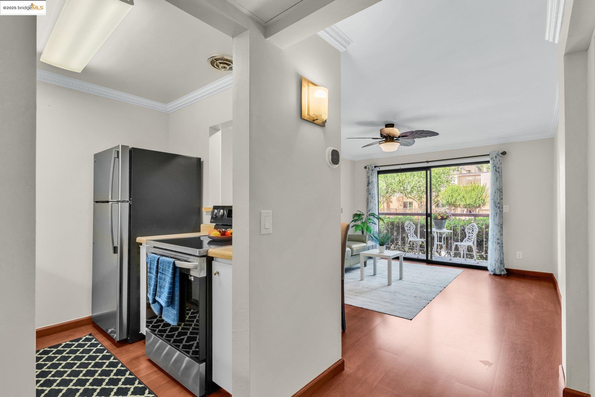 Detail Gallery Image 10 of 47 For 470 N N Civic Drive #105,  Walnut Creek,  CA 94596 - 1 Beds | 1 Baths