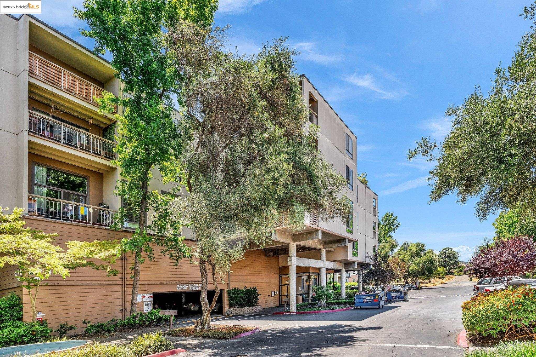 Detail Gallery Image 3 of 53 For 470 N N Civic Drive #105,  Walnut Creek,  CA 94596 - 1 Beds | 1 Baths