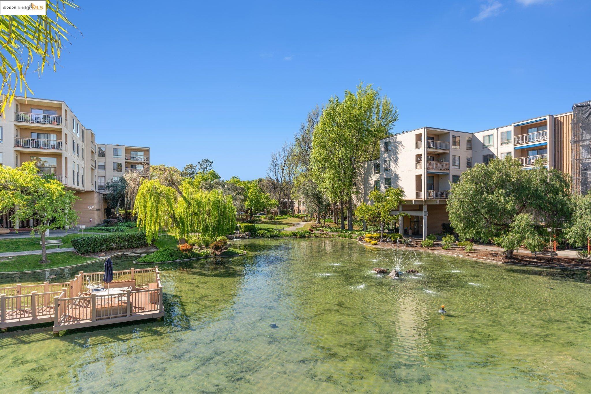 Detail Gallery Image 3 of 47 For 470 N N Civic Drive #105,  Walnut Creek,  CA 94596 - 1 Beds | 1 Baths