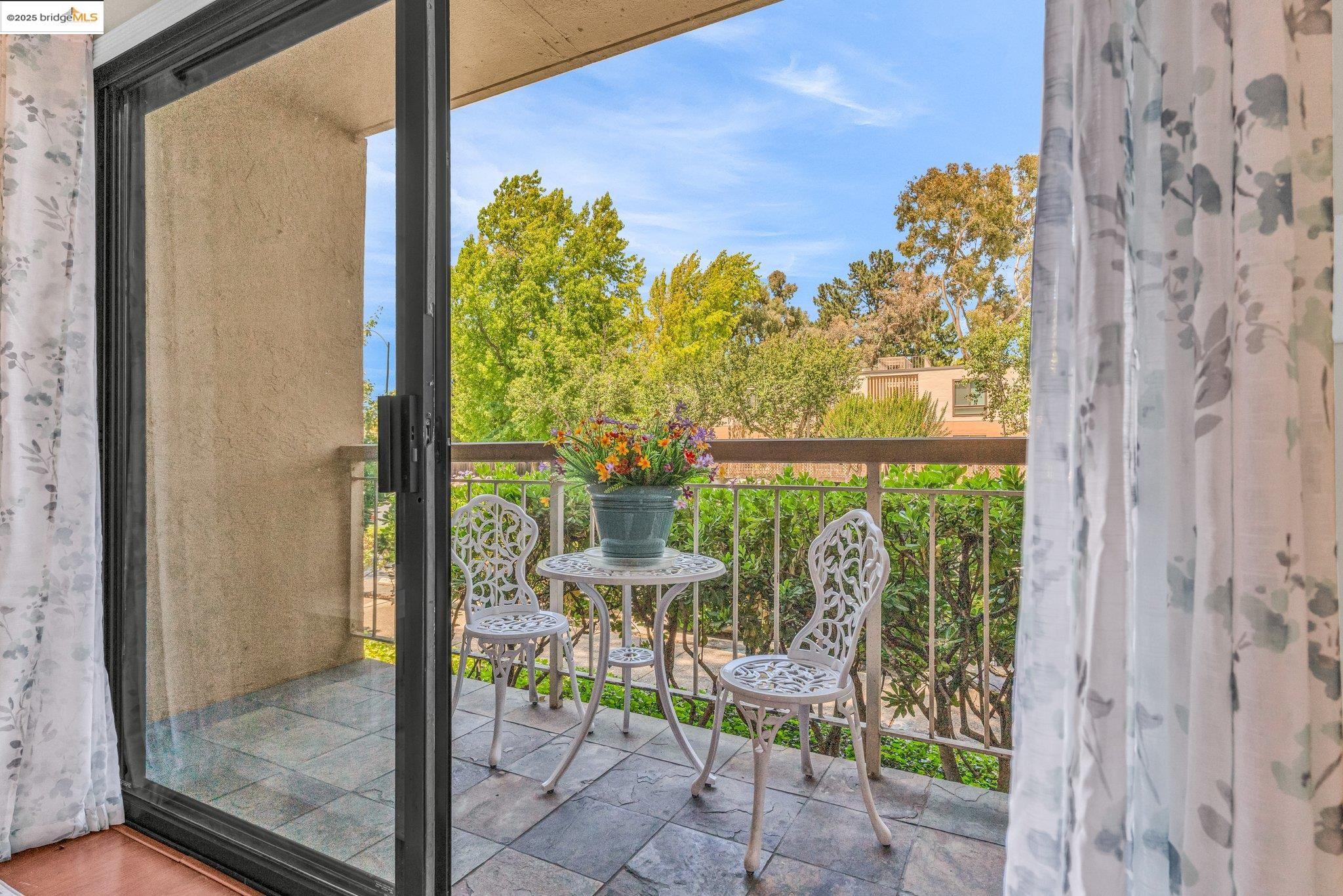 Detail Gallery Image 28 of 53 For 470 N N Civic Drive #105,  Walnut Creek,  CA 94596 - 1 Beds | 1 Baths
