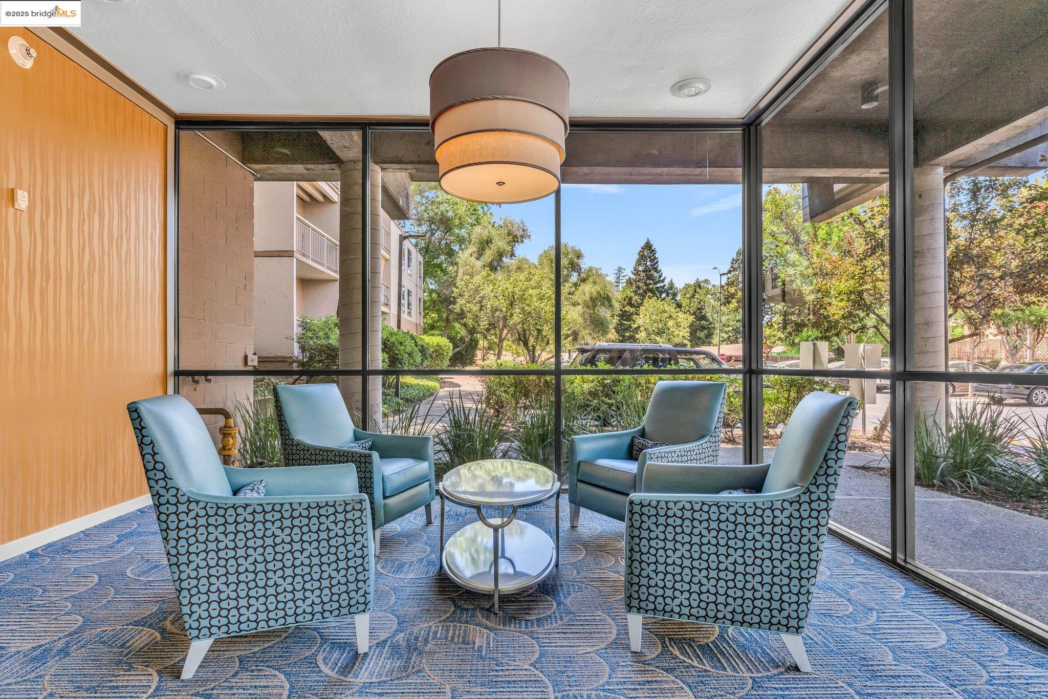 Detail Gallery Image 4 of 47 For 470 N N Civic Drive #105,  Walnut Creek,  CA 94596 - 1 Beds | 1 Baths