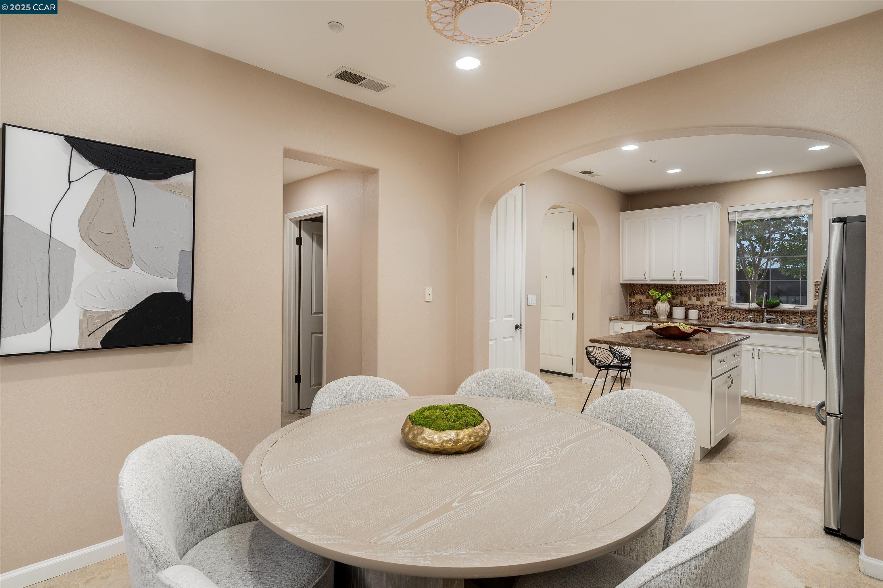 Detail Gallery Image 7 of 29 For 9752 Belladonna Dr, San Ramon,  CA 94582 - 3 Beds | 2/1 Baths