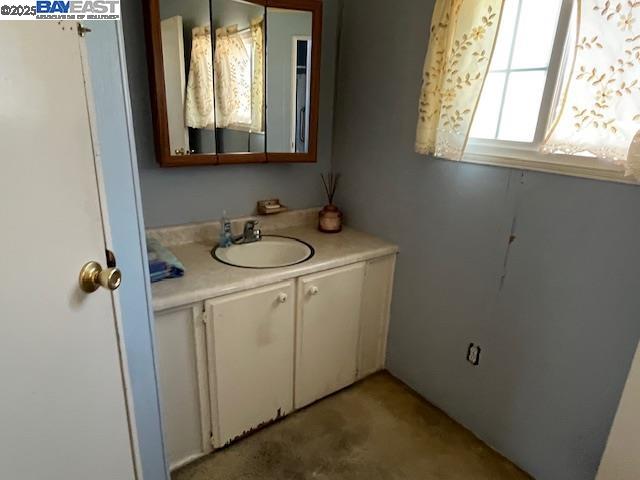Detail Gallery Image 12 of 34 For 226 Hula Circle, Union City,  CA 94587 - 2 Beds | 2 Baths