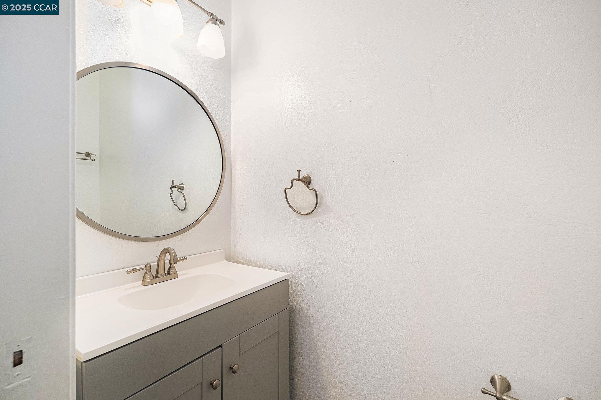 Photo #8: 41104192 Listing: Photo #8