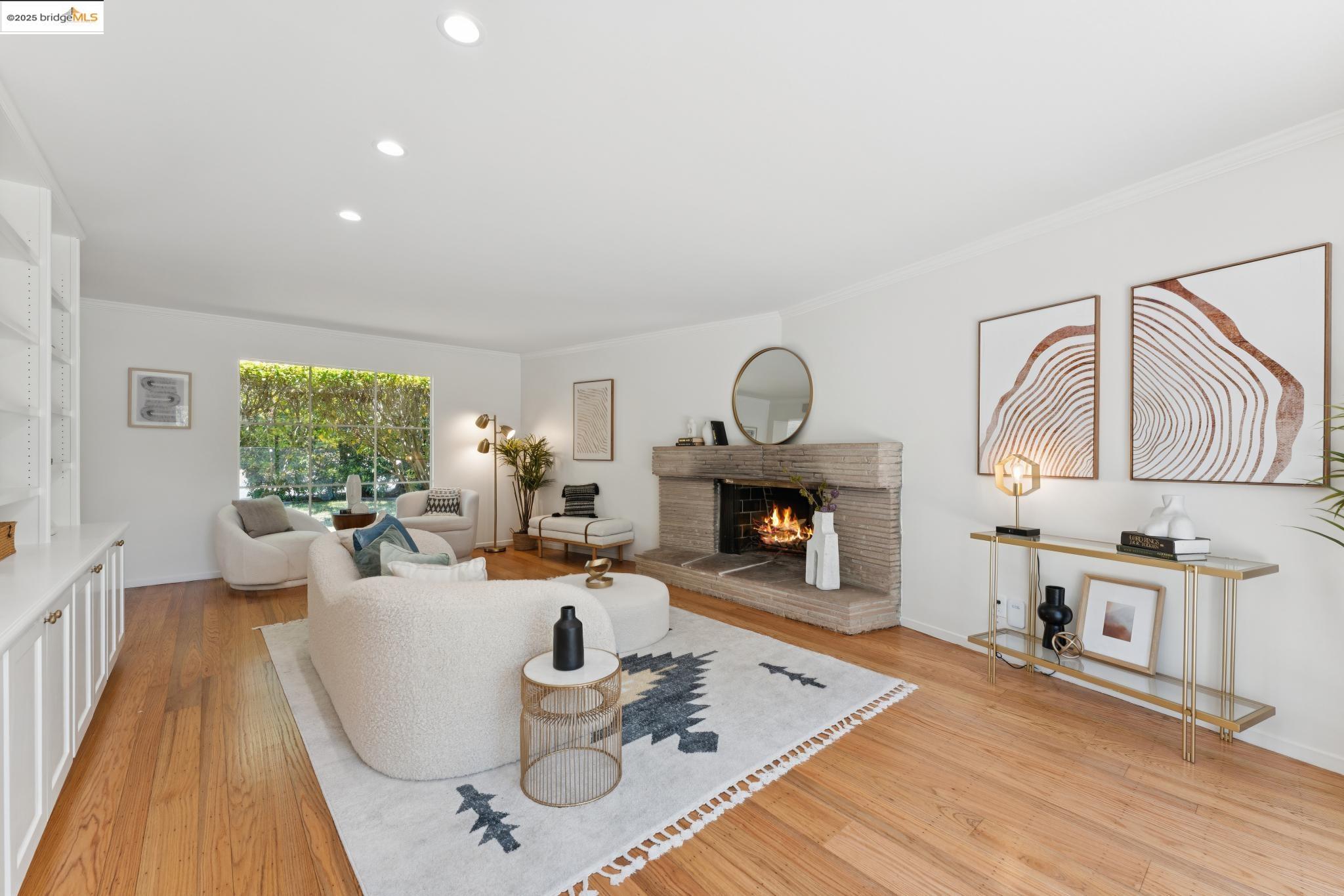 Detail Gallery Image 11 of 60 For 5325 Harbord Dr, Oakland,  CA 94618 - 4 Beds | 3 Baths