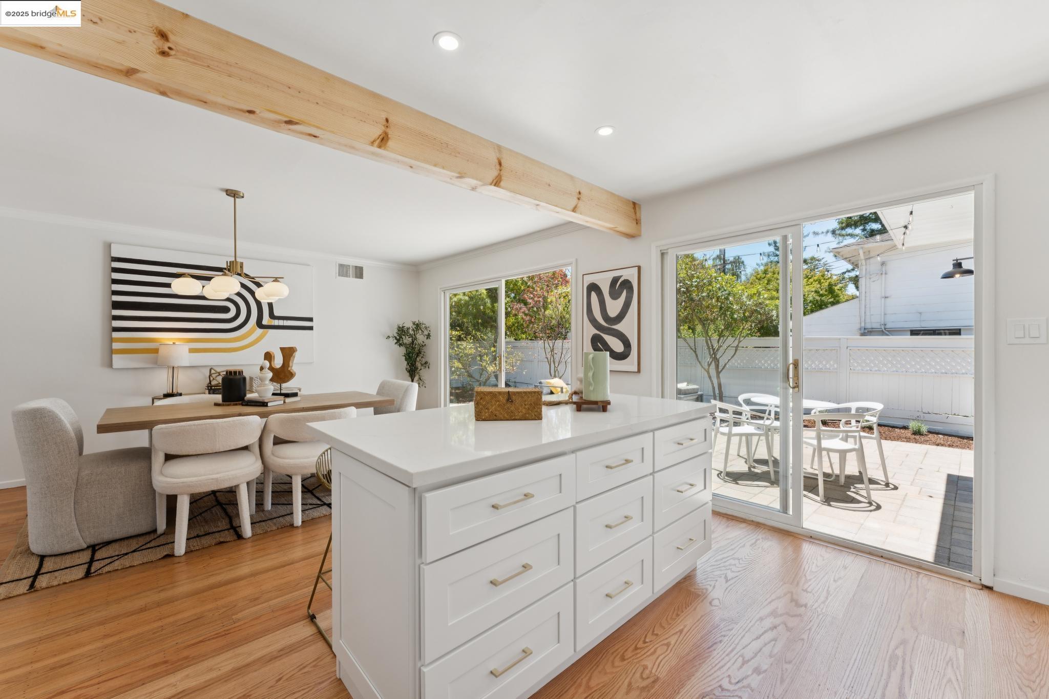 Detail Gallery Image 25 of 60 For 5325 Harbord Dr, Oakland,  CA 94618 - 4 Beds | 3 Baths