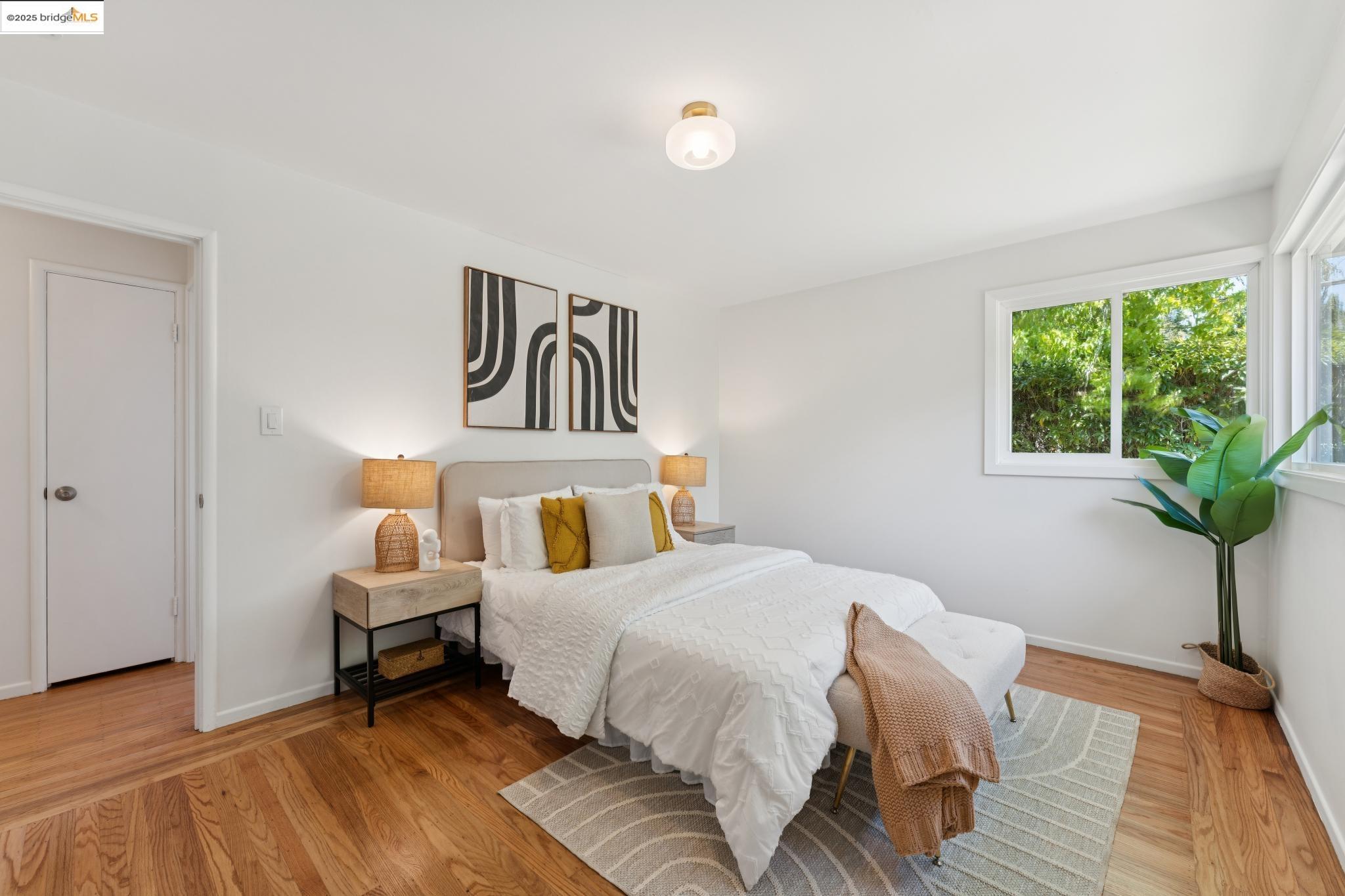 Detail Gallery Image 31 of 60 For 5325 Harbord Dr, Oakland,  CA 94618 - 4 Beds | 3 Baths