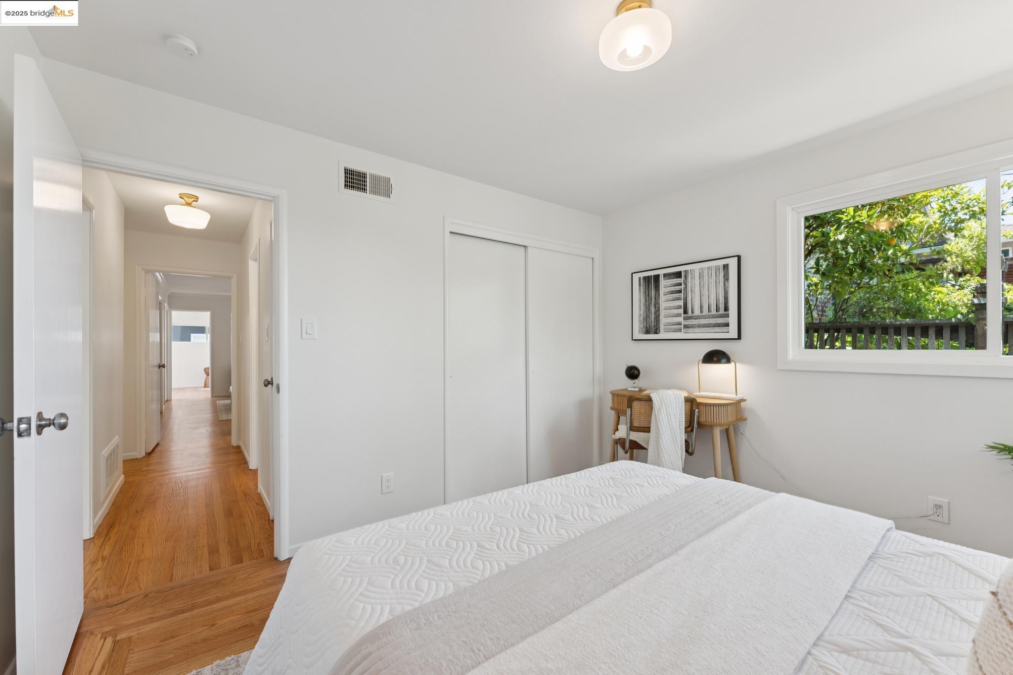 Detail Gallery Image 35 of 60 For 5325 Harbord Dr, Oakland,  CA 94618 - 4 Beds | 3 Baths