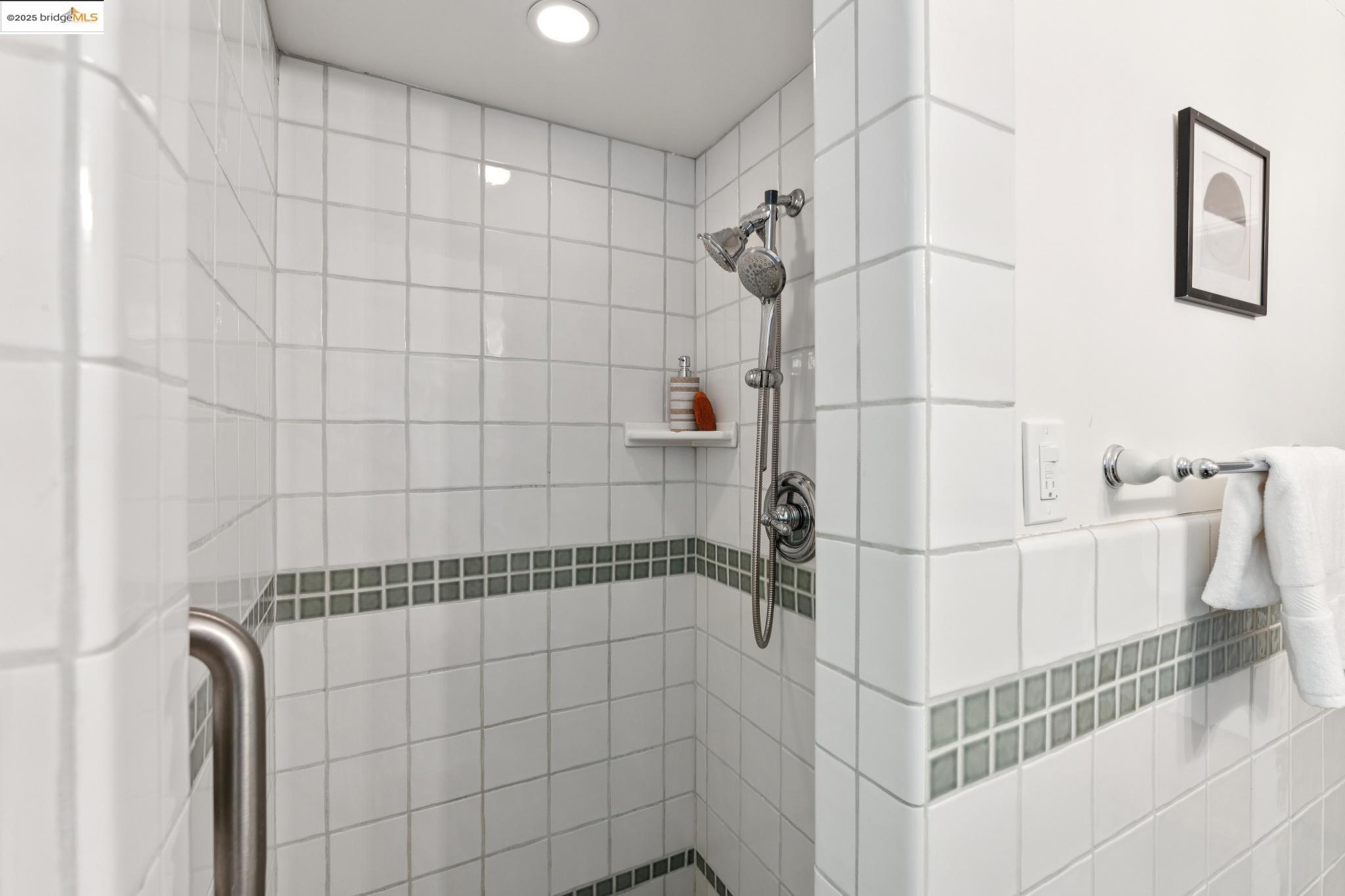Detail Gallery Image 38 of 60 For 5325 Harbord Dr, Oakland,  CA 94618 - 4 Beds | 3 Baths