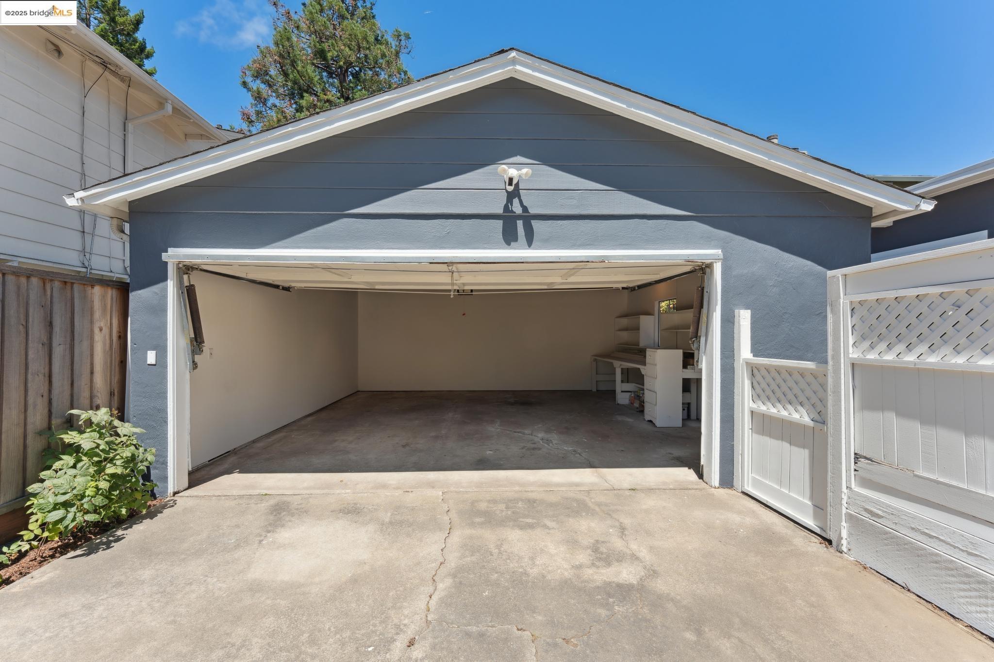 Detail Gallery Image 54 of 60 For 5325 Harbord Dr, Oakland,  CA 94618 - 4 Beds | 3 Baths
