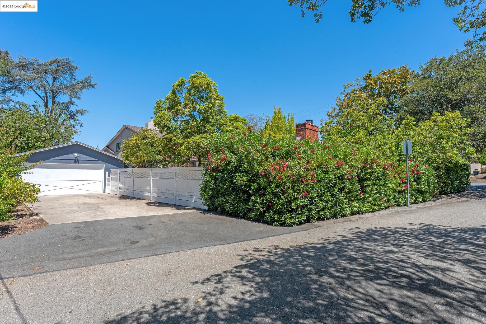 Detail Gallery Image 56 of 60 For 5325 Harbord Dr, Oakland,  CA 94618 - 4 Beds | 3 Baths