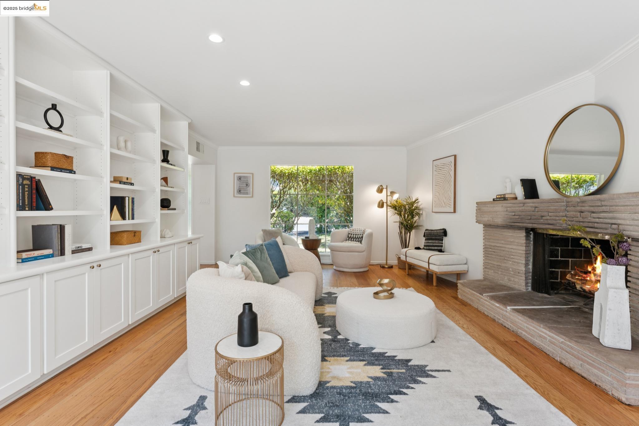Detail Gallery Image 9 of 60 For 5325 Harbord Dr, Oakland,  CA 94618 - 4 Beds | 3 Baths