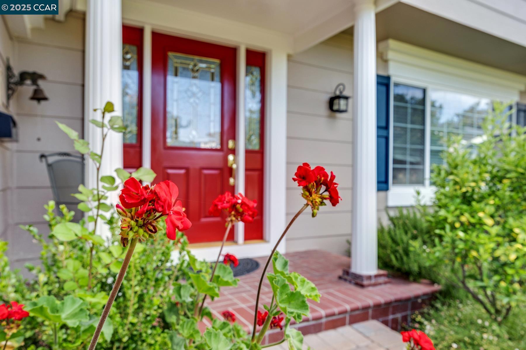 Detail Gallery Image 24 of 39 For 6129 Crater Lake Ct, Pleasanton,  CA 94588 - 6 Beds | 3/1 Baths