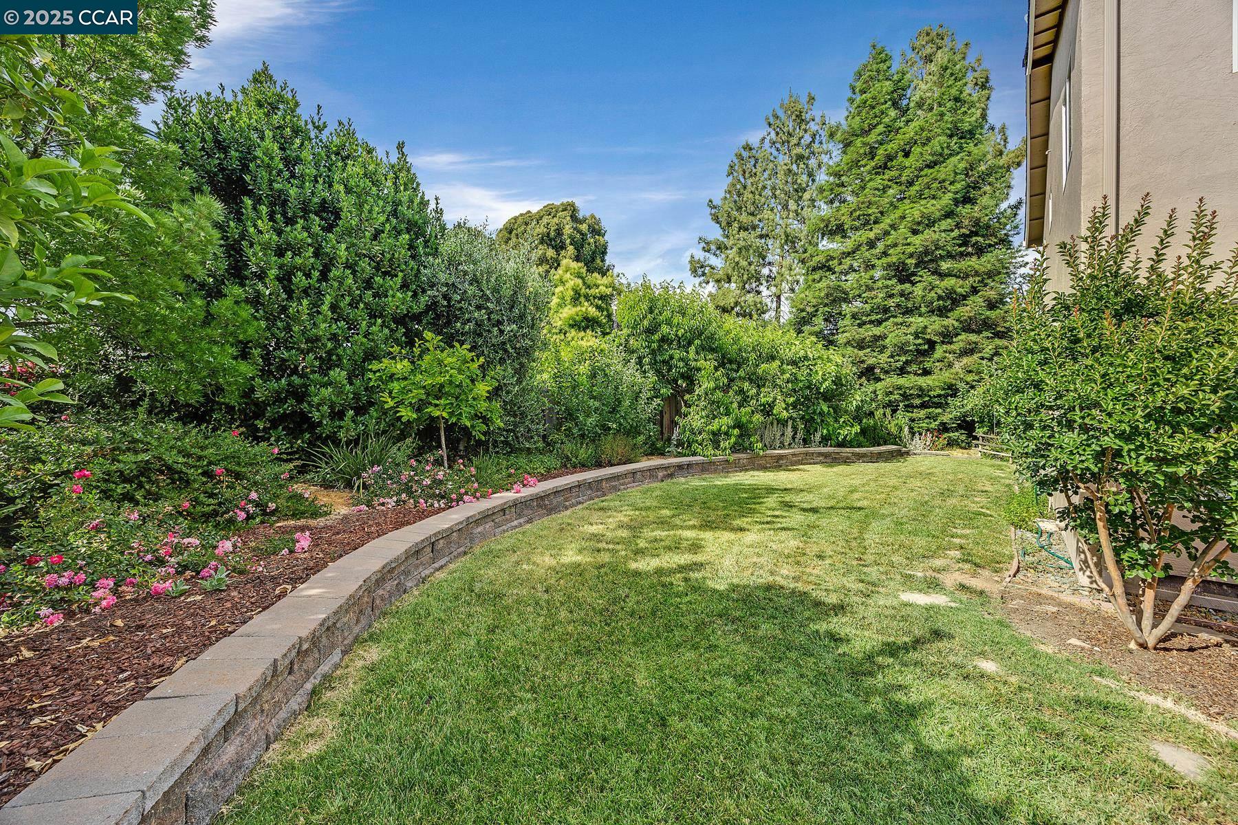 Detail Gallery Image 28 of 39 For 6129 Crater Lake Ct, Pleasanton,  CA 94588 - 6 Beds | 3/1 Baths
