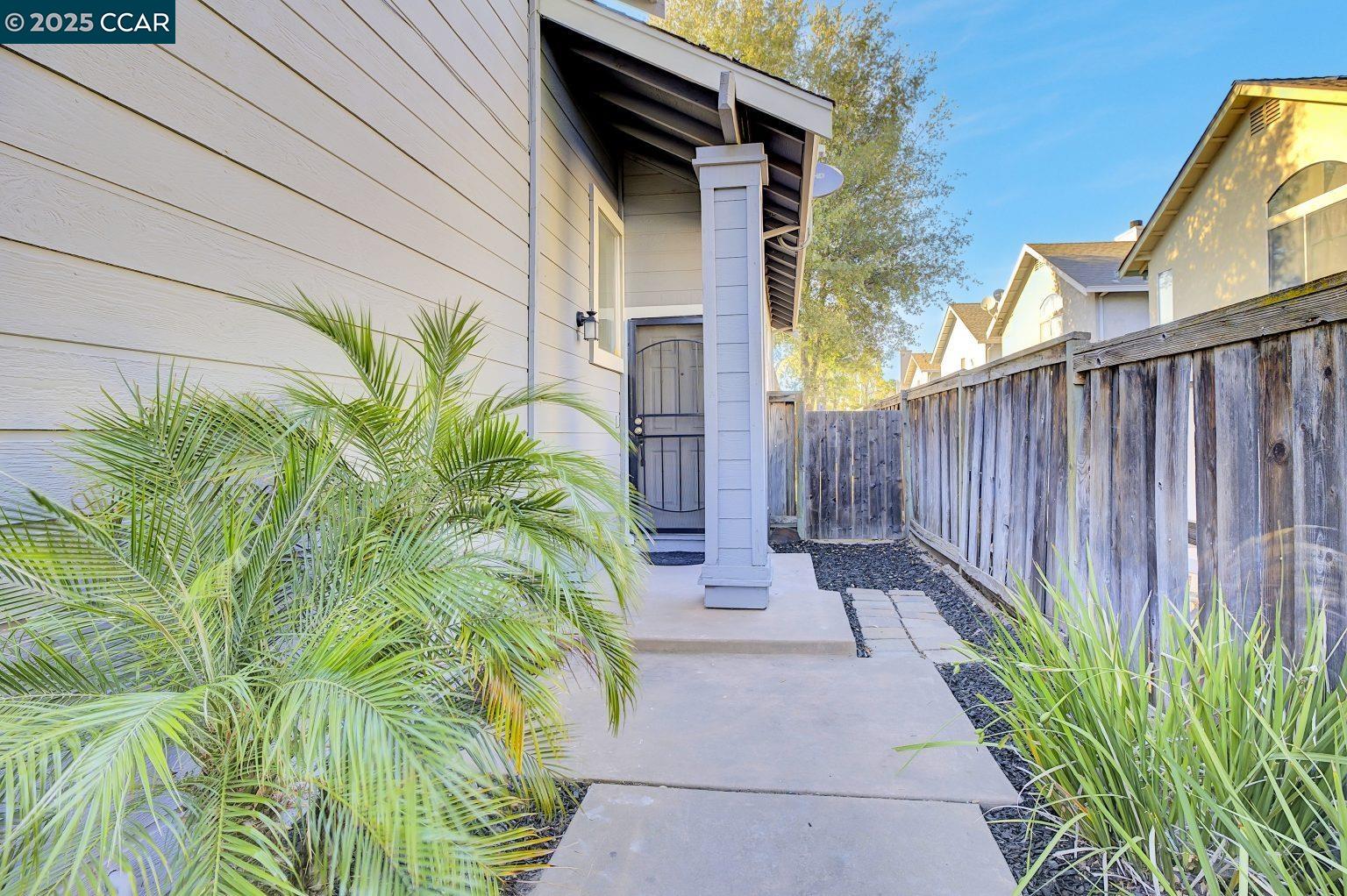 Detail Gallery Image 2 of 41 For 300 Bayview Dr, Oakley,  CA 94561 - 3 Beds | 2/1 Baths