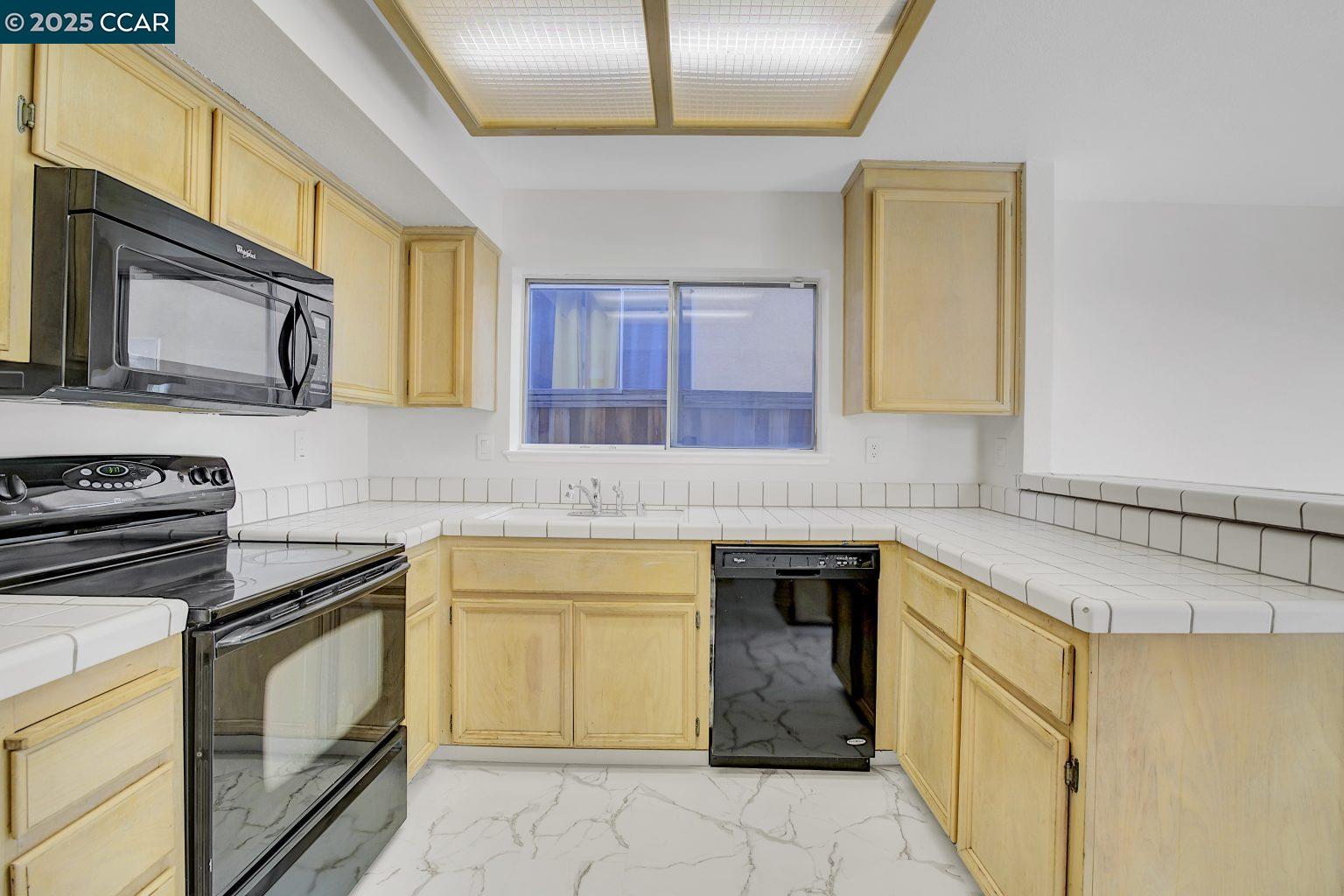 Detail Gallery Image 7 of 41 For 300 Bayview Dr, Oakley,  CA 94561 - 3 Beds | 2/1 Baths