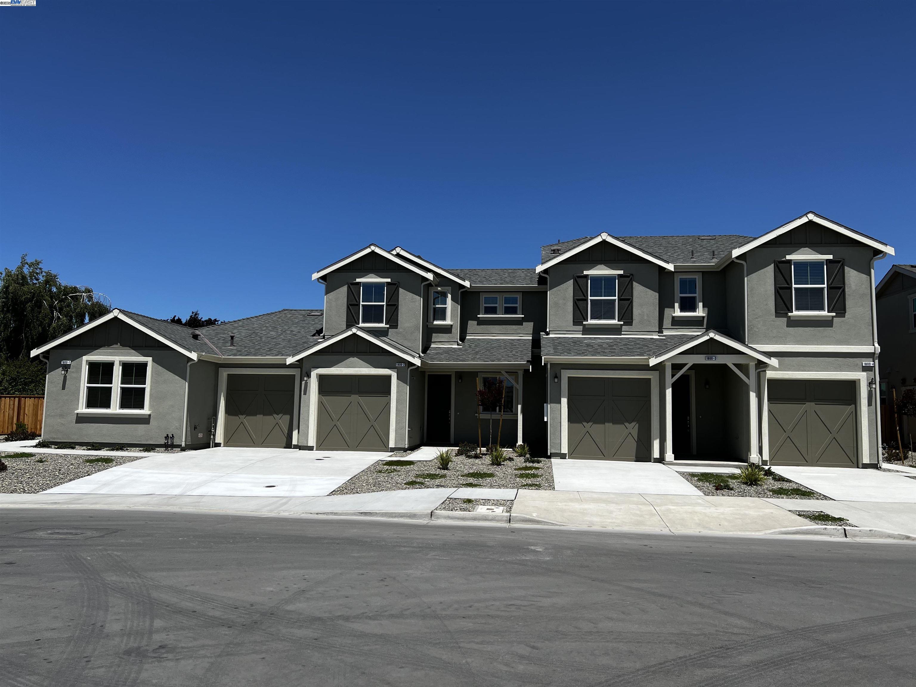 Detail Gallery Image 1 of 1 For 1800 Monroe Ct #2,  Hollister,  CA 95023 - 2 Beds | 2/1 Baths