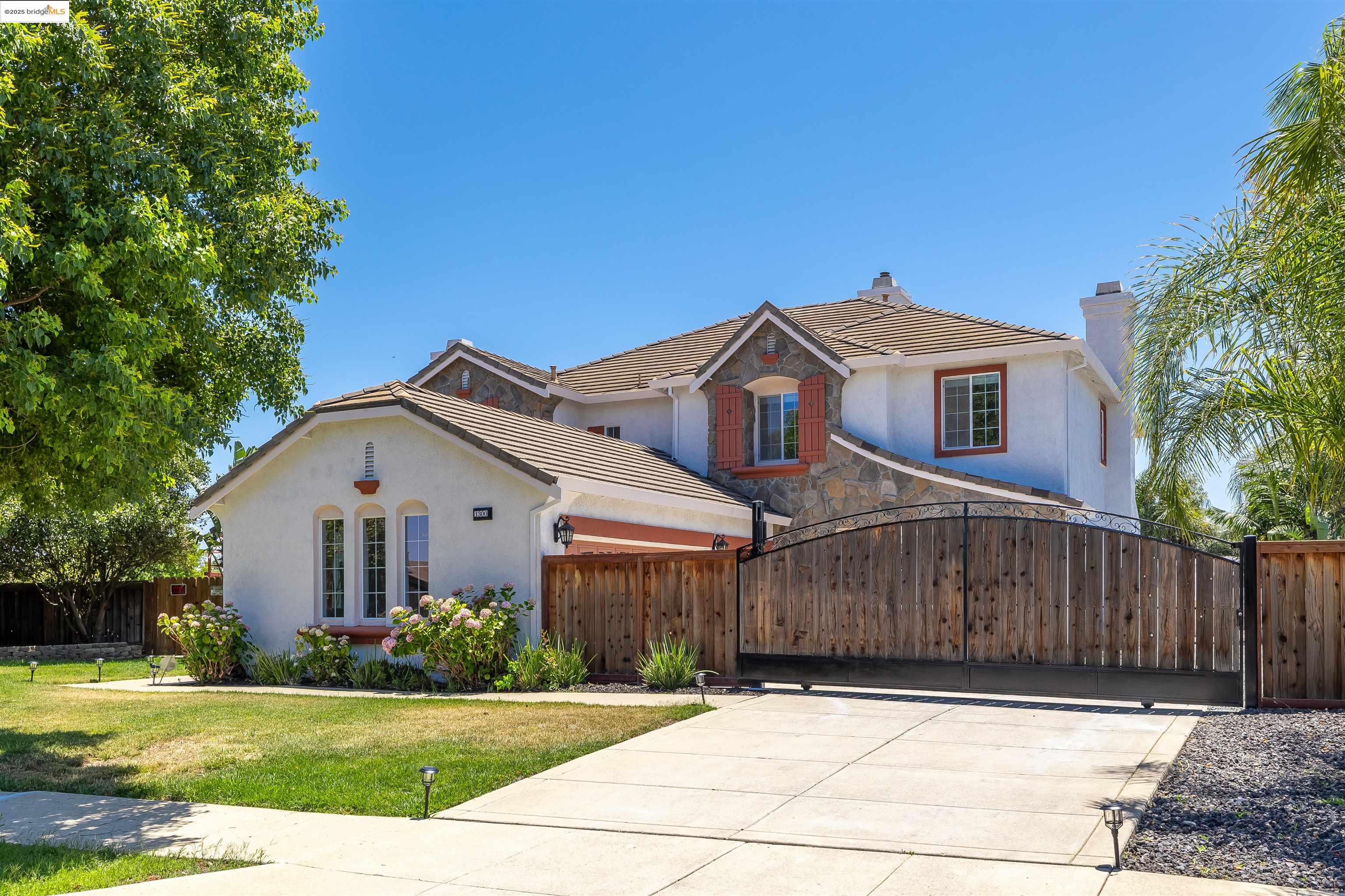 Detail Gallery Image 2 of 60 For 1300 Baylaurel Ct, Brentwood,  CA 94513 - 4 Beds | 3 Baths