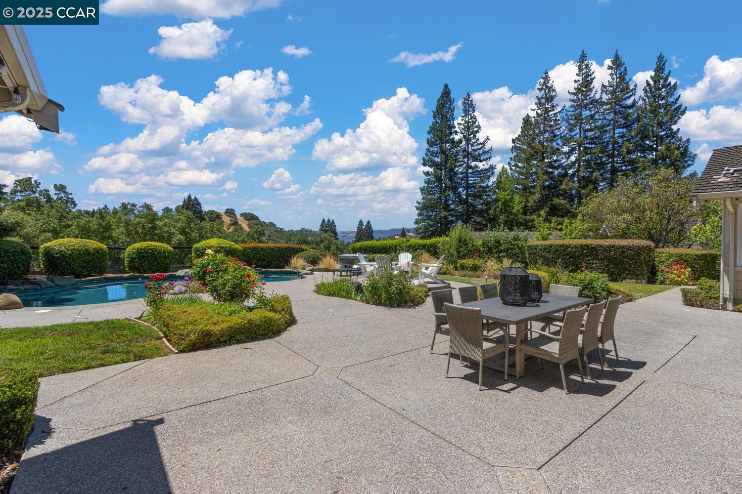Detail Gallery Image 5 of 59 For 380 Bryan Drive, Alamo,  CA 94507 - 4 Beds | 3 Baths