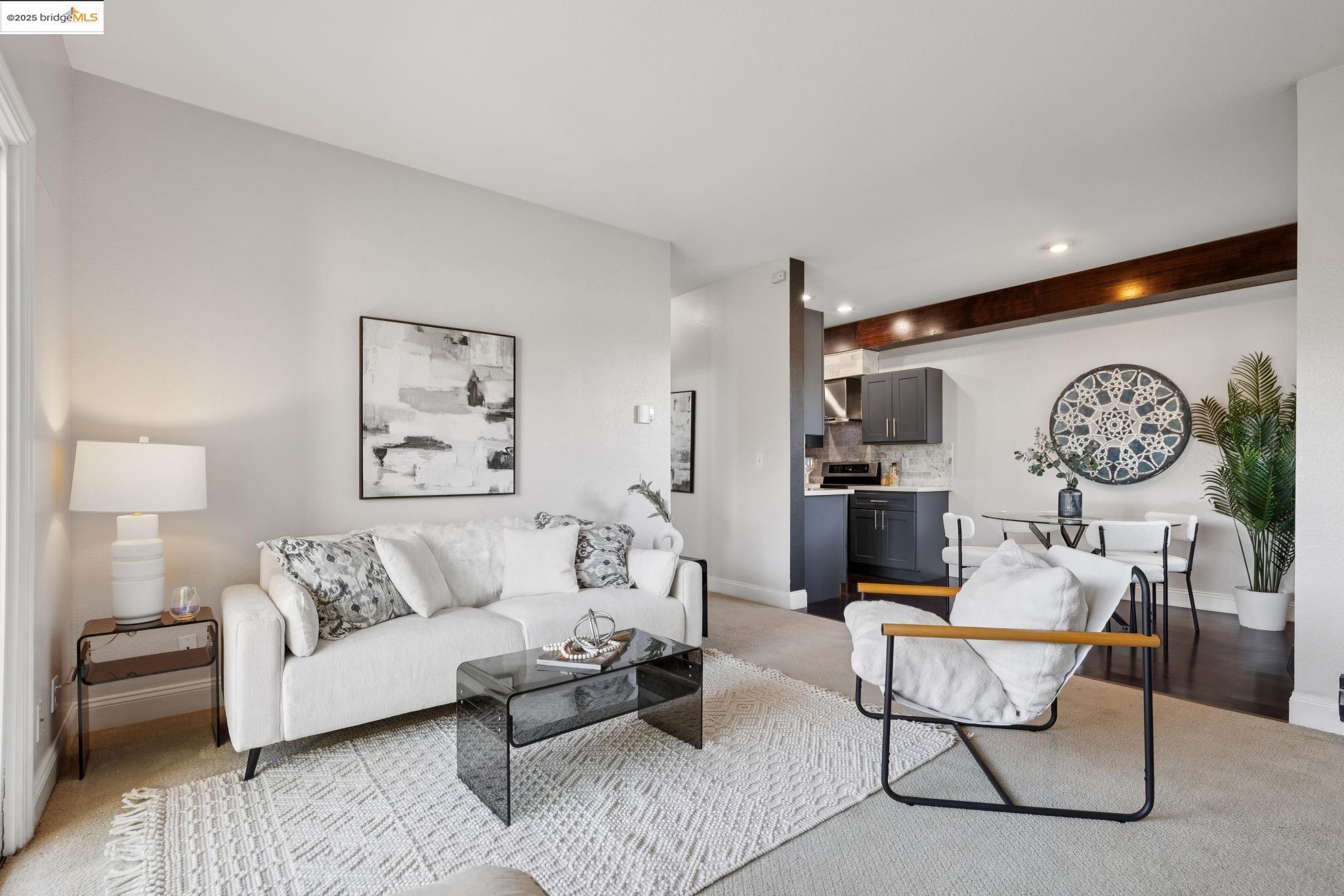 Photo #5: 41104206 Listing 
