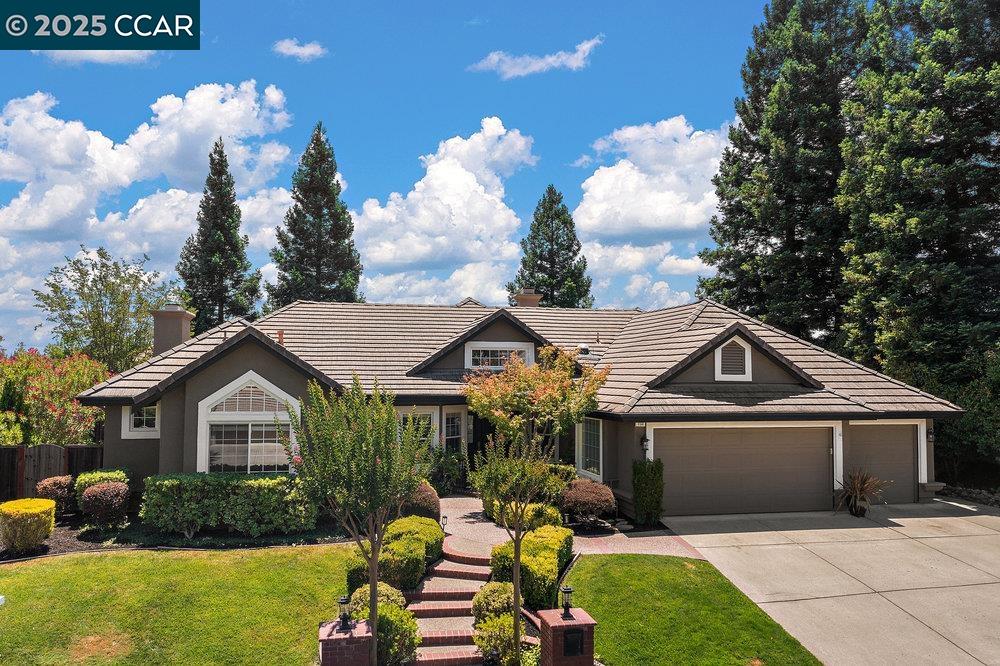 Detail Gallery Image 2 of 49 For 150 Alta Vista Way, Danville,  CA 94506 - 4 Beds | 3 Baths