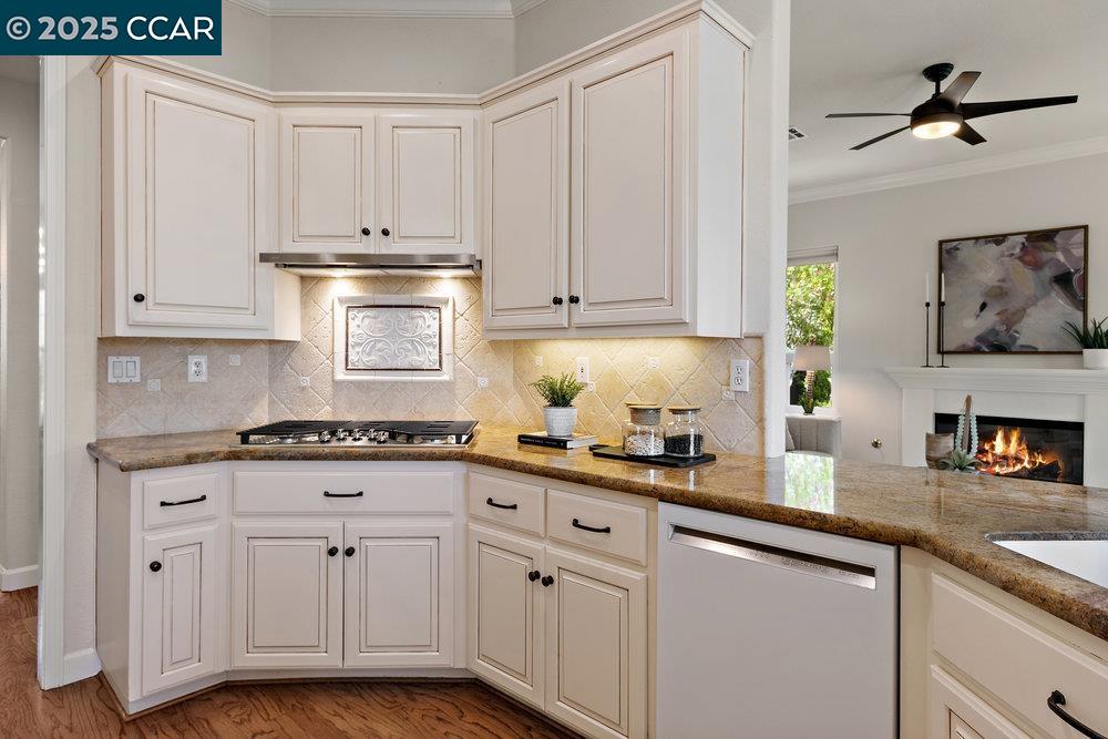 Detail Gallery Image 20 of 49 For 150 Alta Vista Way, Danville,  CA 94506 - 4 Beds | 3 Baths