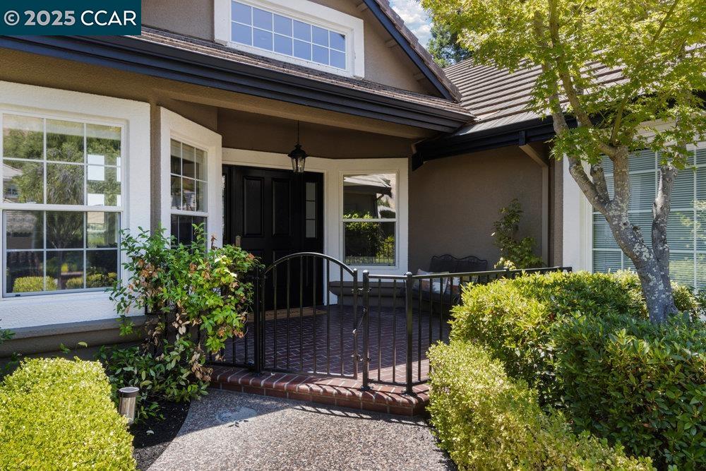 Detail Gallery Image 4 of 49 For 150 Alta Vista Way, Danville,  CA 94506 - 4 Beds | 3 Baths