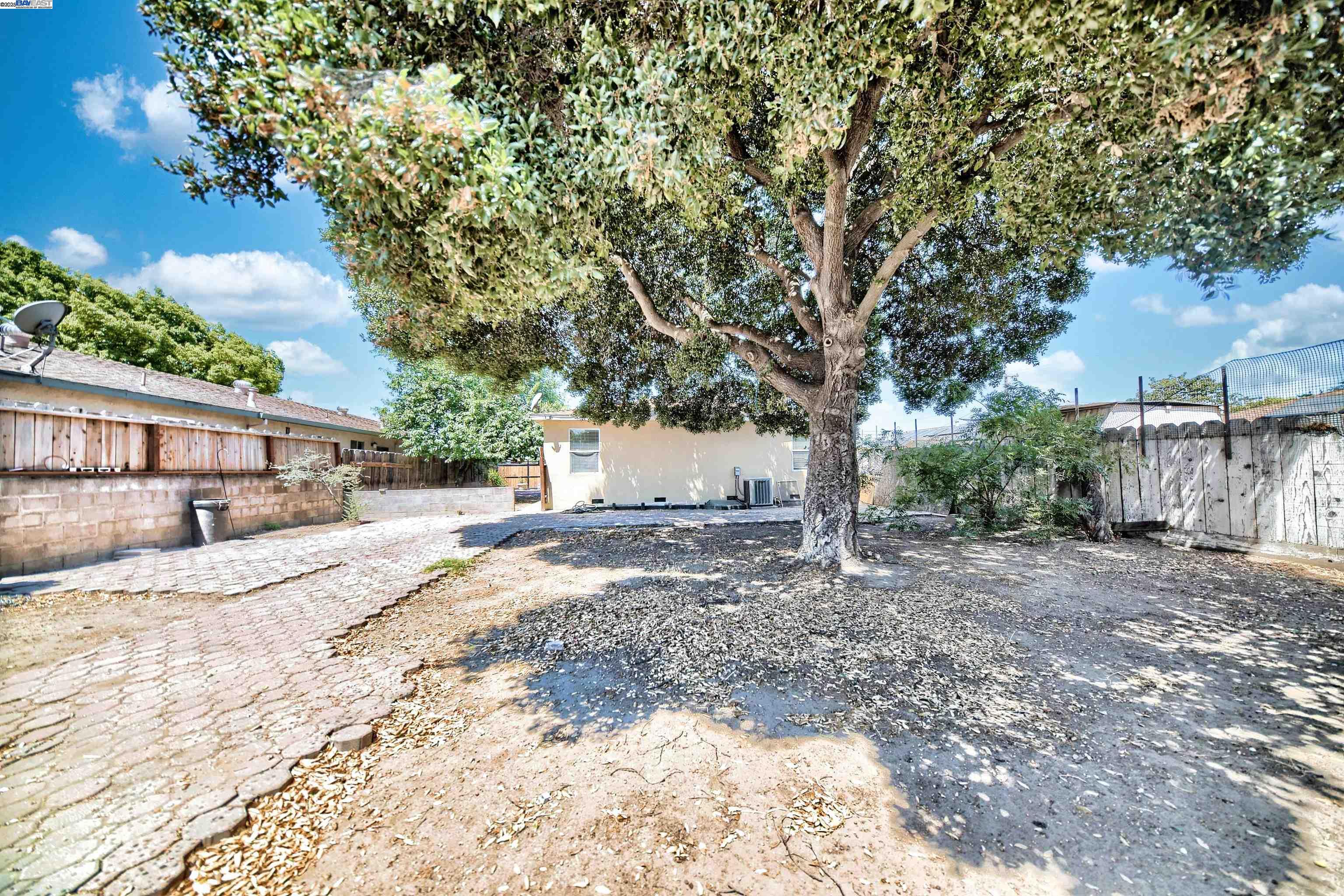 Detail Gallery Image 12 of 30 For 408 Sequoia Ave, Manteca,  CA 95337 - 3 Beds | 1 Baths