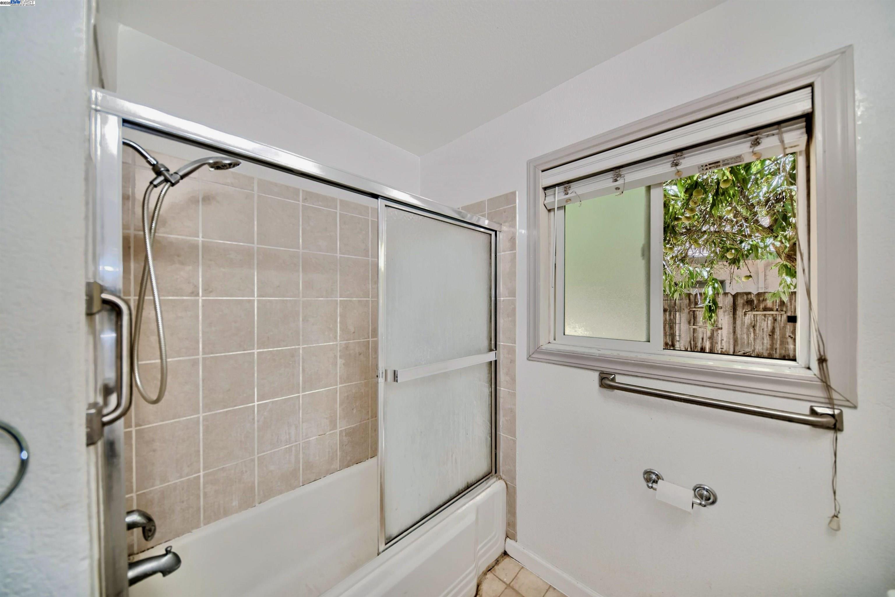 Detail Gallery Image 24 of 30 For 408 Sequoia Ave, Manteca,  CA 95337 - 3 Beds | 1 Baths