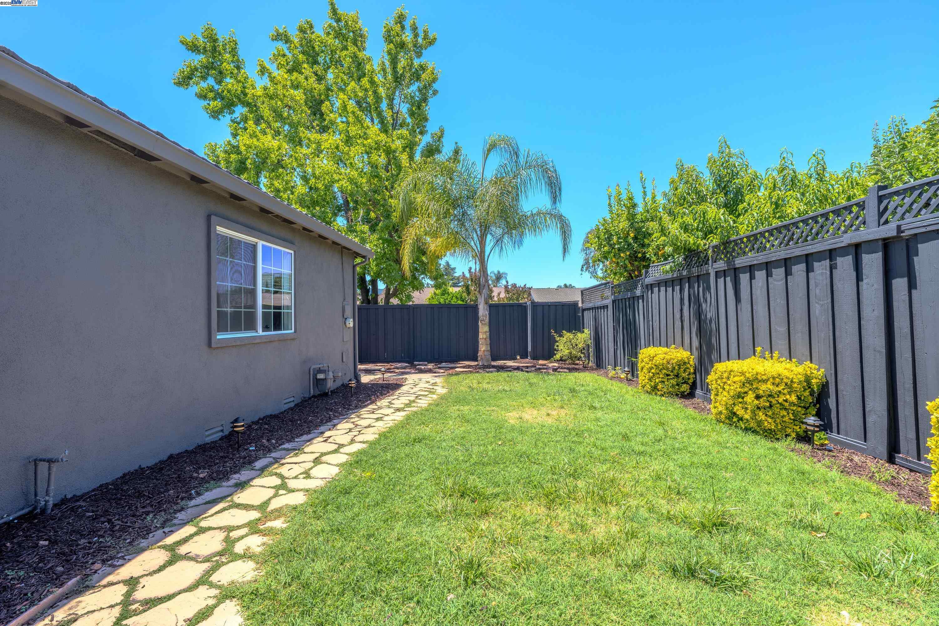 Detail Gallery Image 34 of 38 For 4438 Jonquil Dr, San Jose,  CA 95136 - 3 Beds | 2 Baths