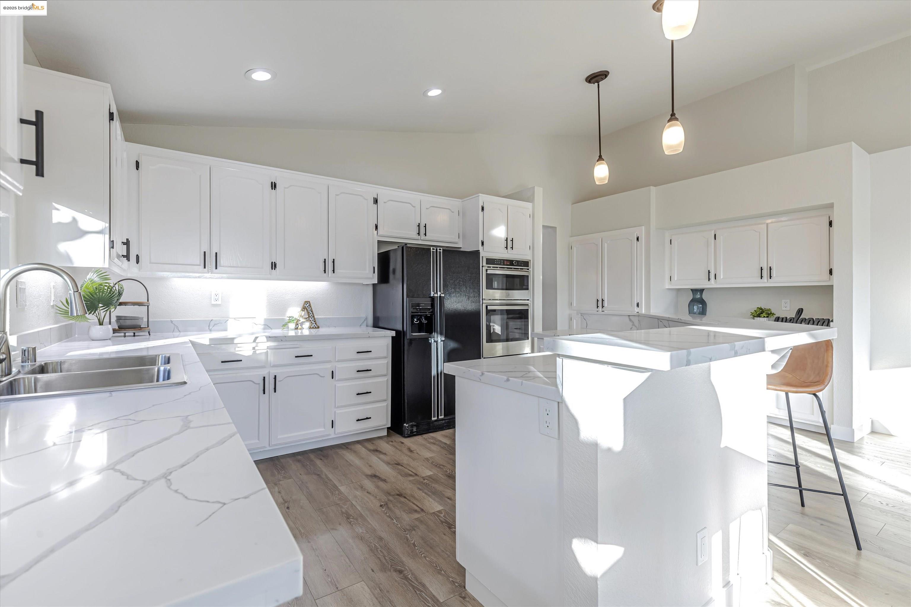 Detail Gallery Image 12 of 46 For 5150 Edgeview Dr, Discovery Bay,  CA 94505 - 3 Beds | 2 Baths