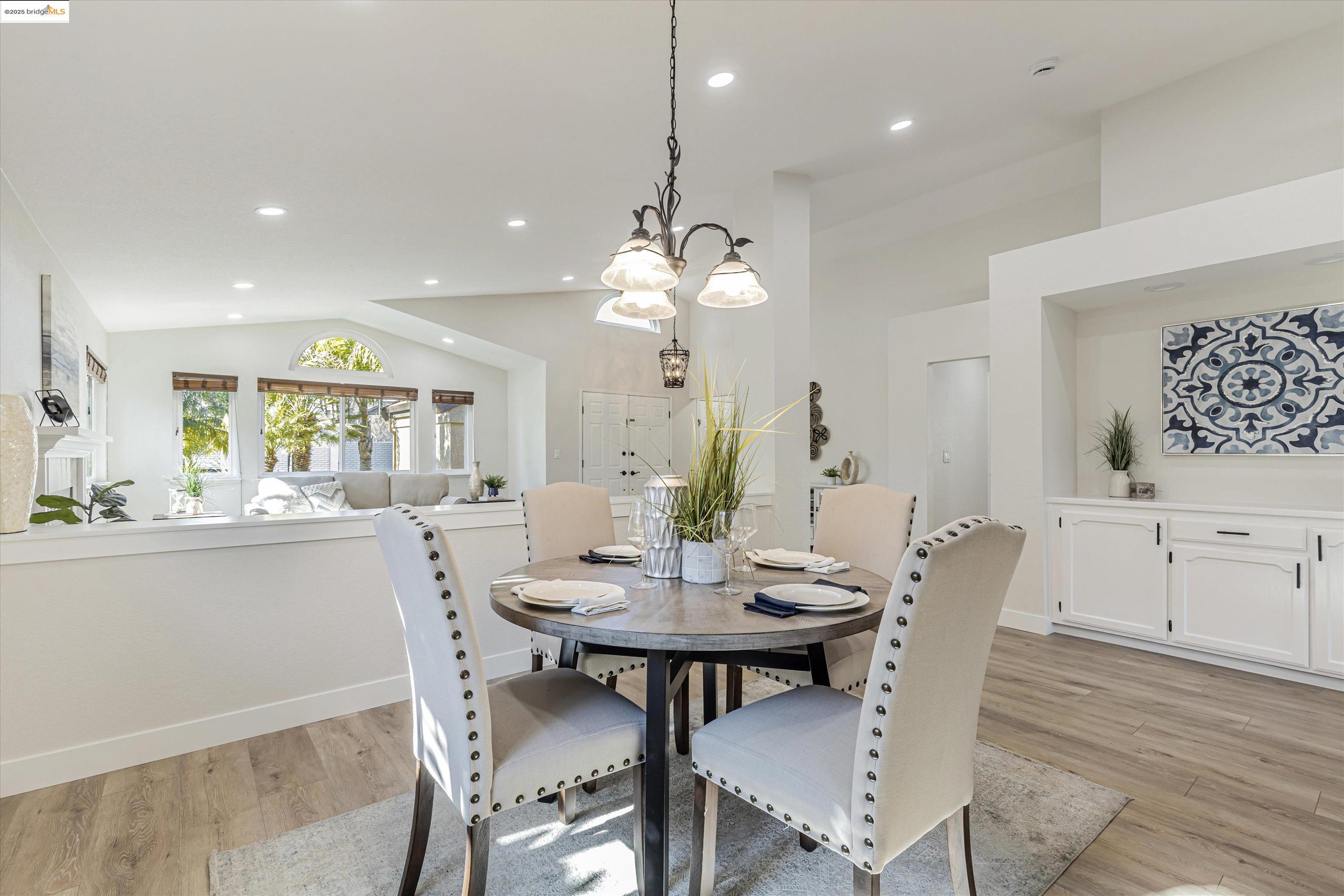 Detail Gallery Image 16 of 46 For 5150 Edgeview Dr, Discovery Bay,  CA 94505 - 3 Beds | 2 Baths