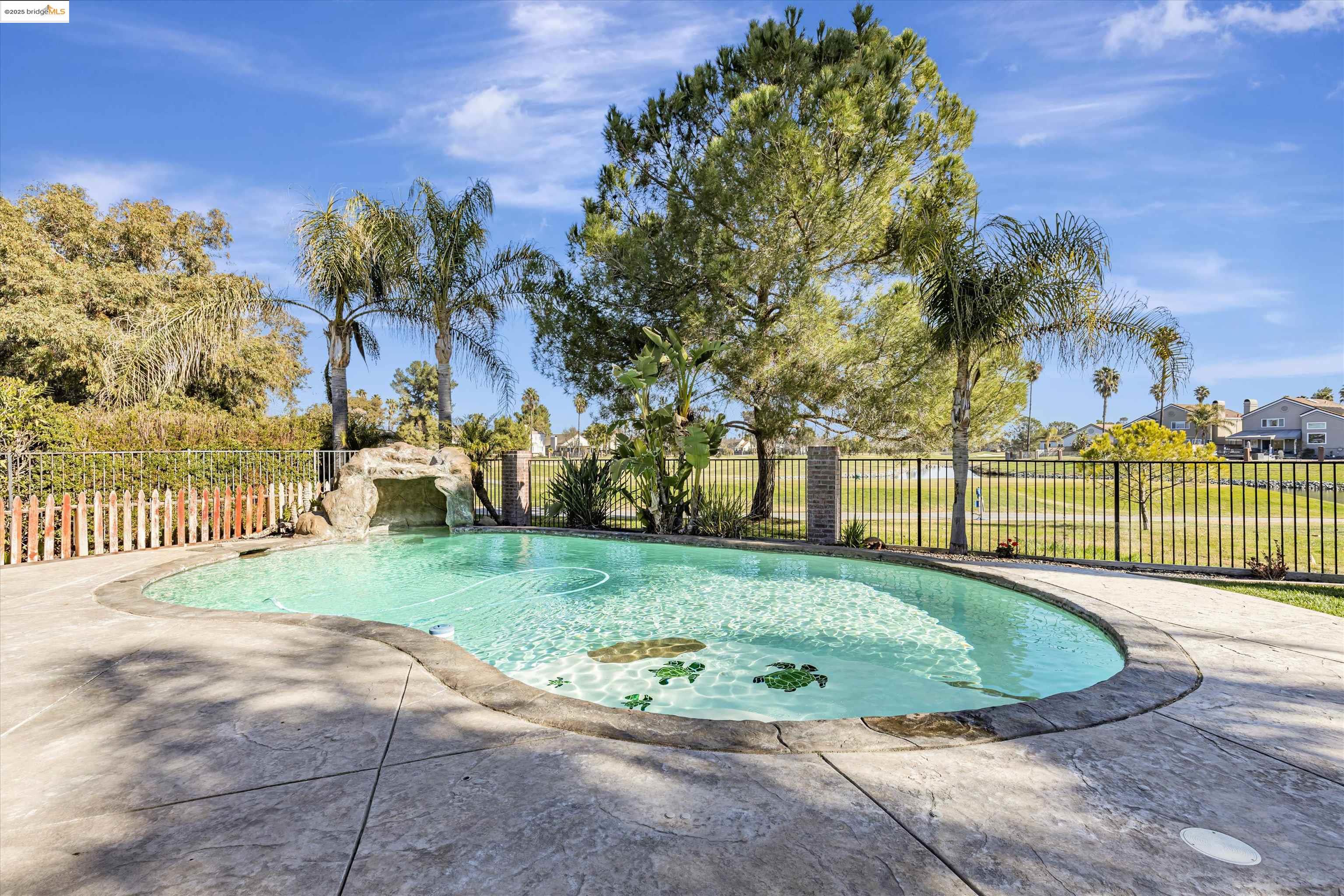 Detail Gallery Image 32 of 46 For 5150 Edgeview Dr, Discovery Bay,  CA 94505 - 3 Beds | 2 Baths