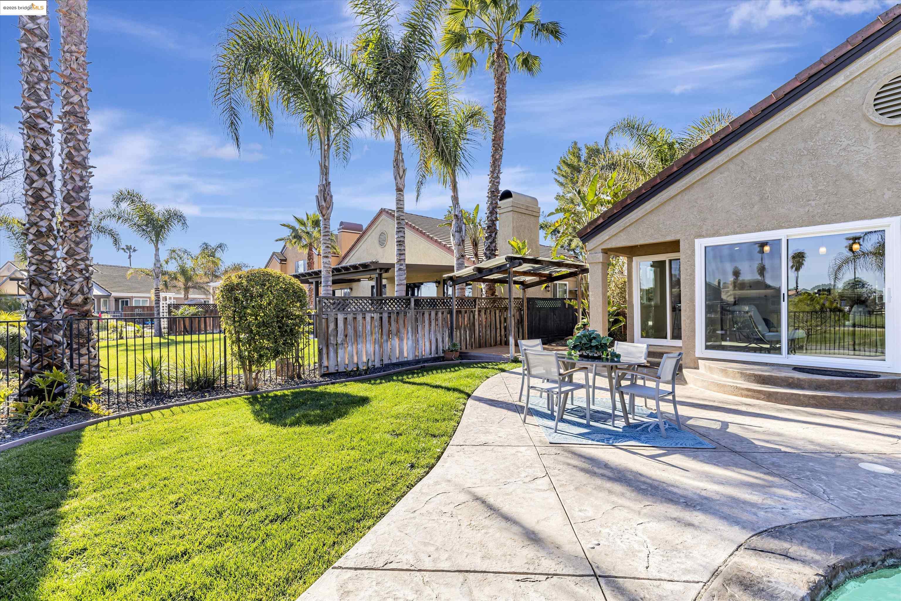 Detail Gallery Image 35 of 46 For 5150 Edgeview Dr, Discovery Bay,  CA 94505 - 3 Beds | 2 Baths