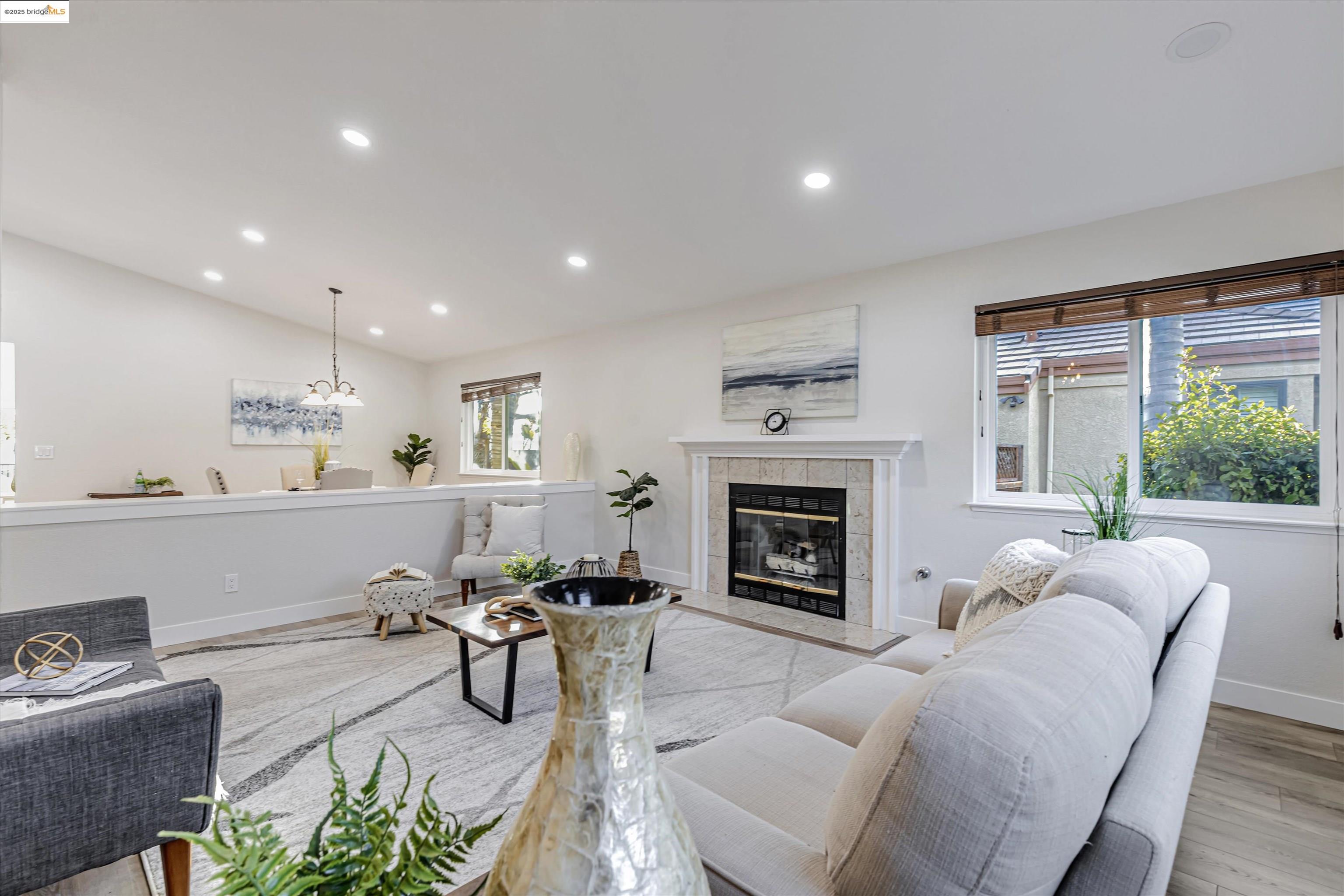 Detail Gallery Image 8 of 46 For 5150 Edgeview Dr, Discovery Bay,  CA 94505 - 3 Beds | 2 Baths