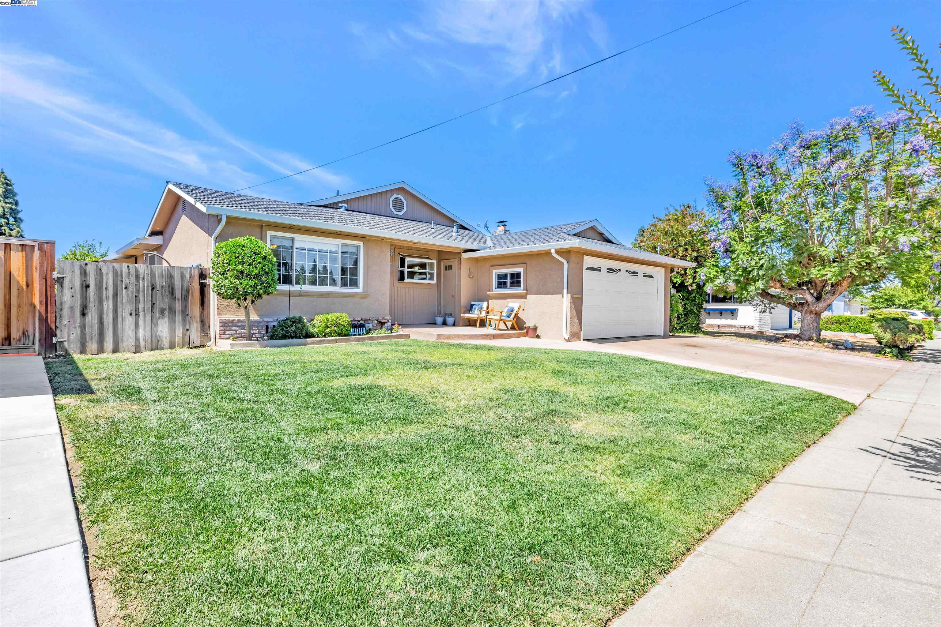 Detail Gallery Image 2 of 34 For 4150 Corrigan Dr, Fremont,  CA 94536 - 4 Beds | 2 Baths