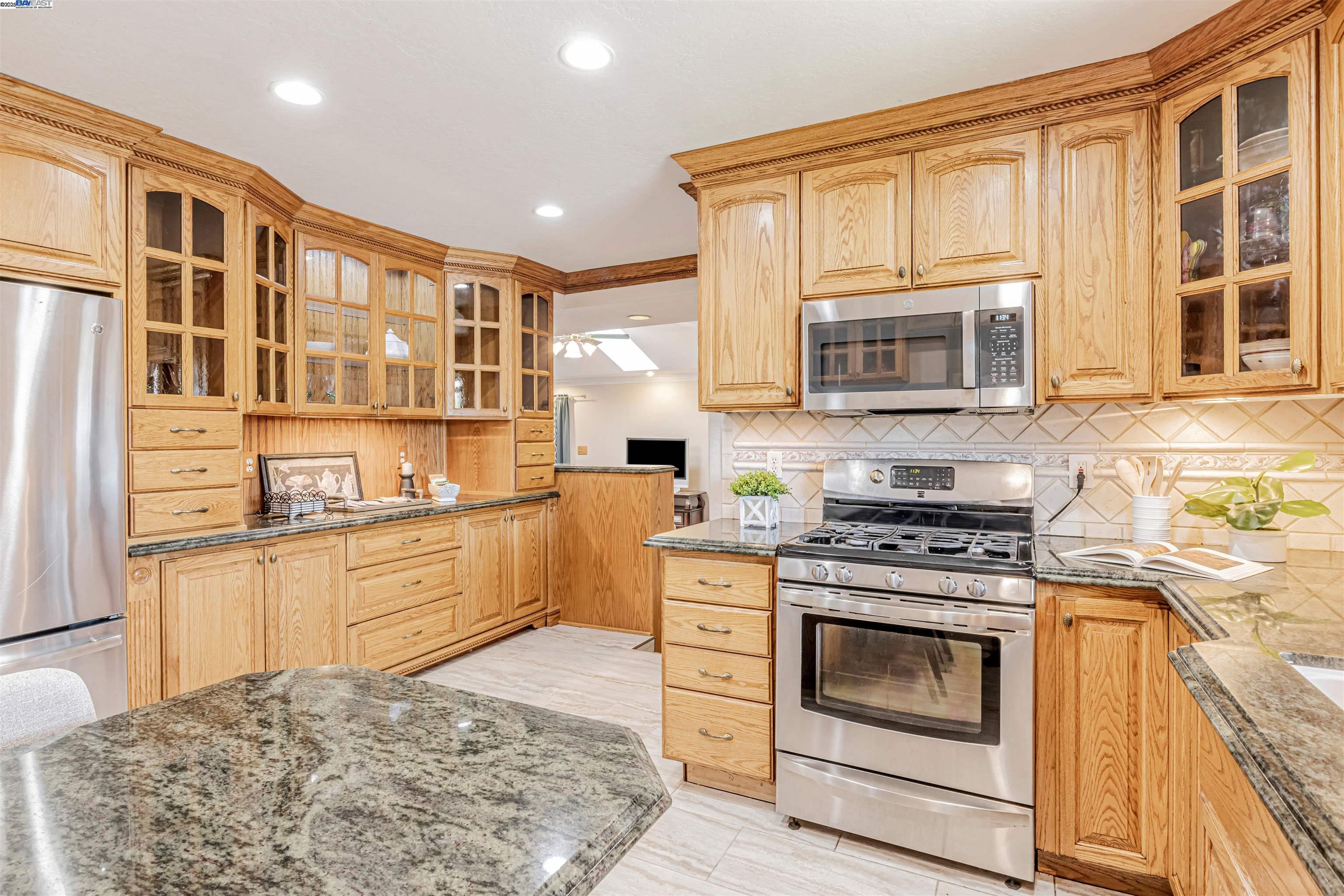 Detail Gallery Image 11 of 34 For 4150 Corrigan Dr, Fremont,  CA 94536 - 4 Beds | 2 Baths