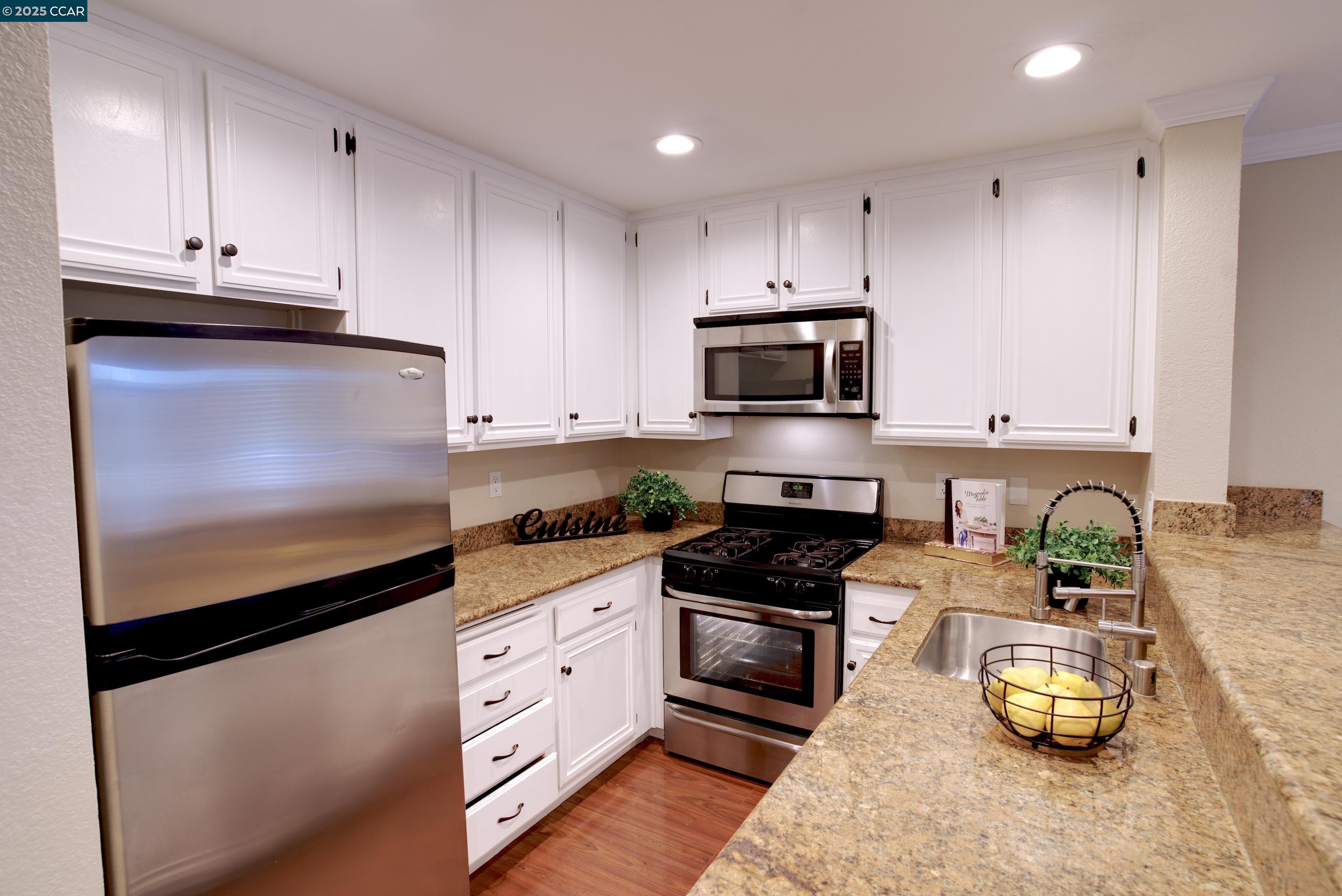 Photo #8: 41104214 Listing: Photo #8