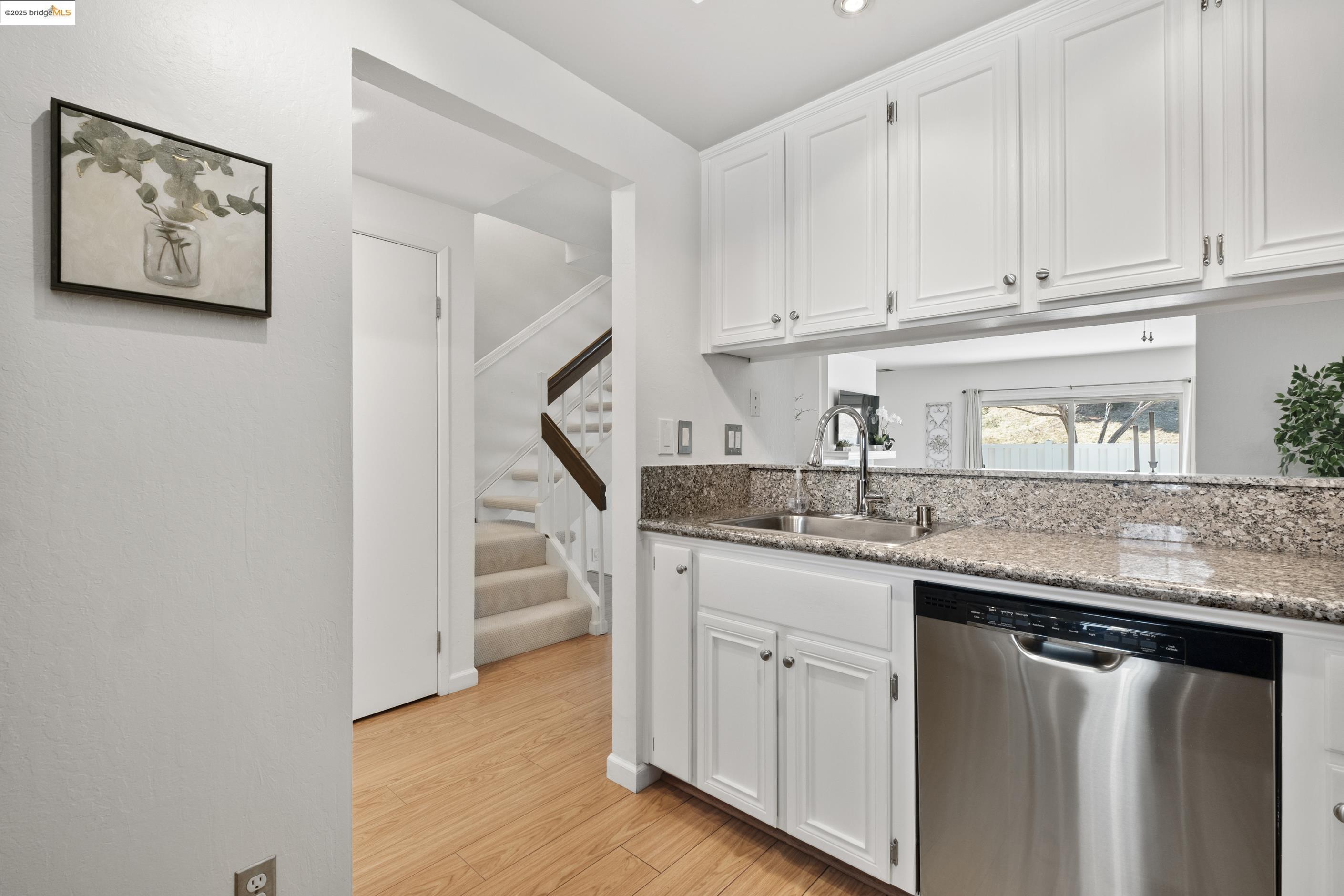 Photo #4: 41104216 Listing 