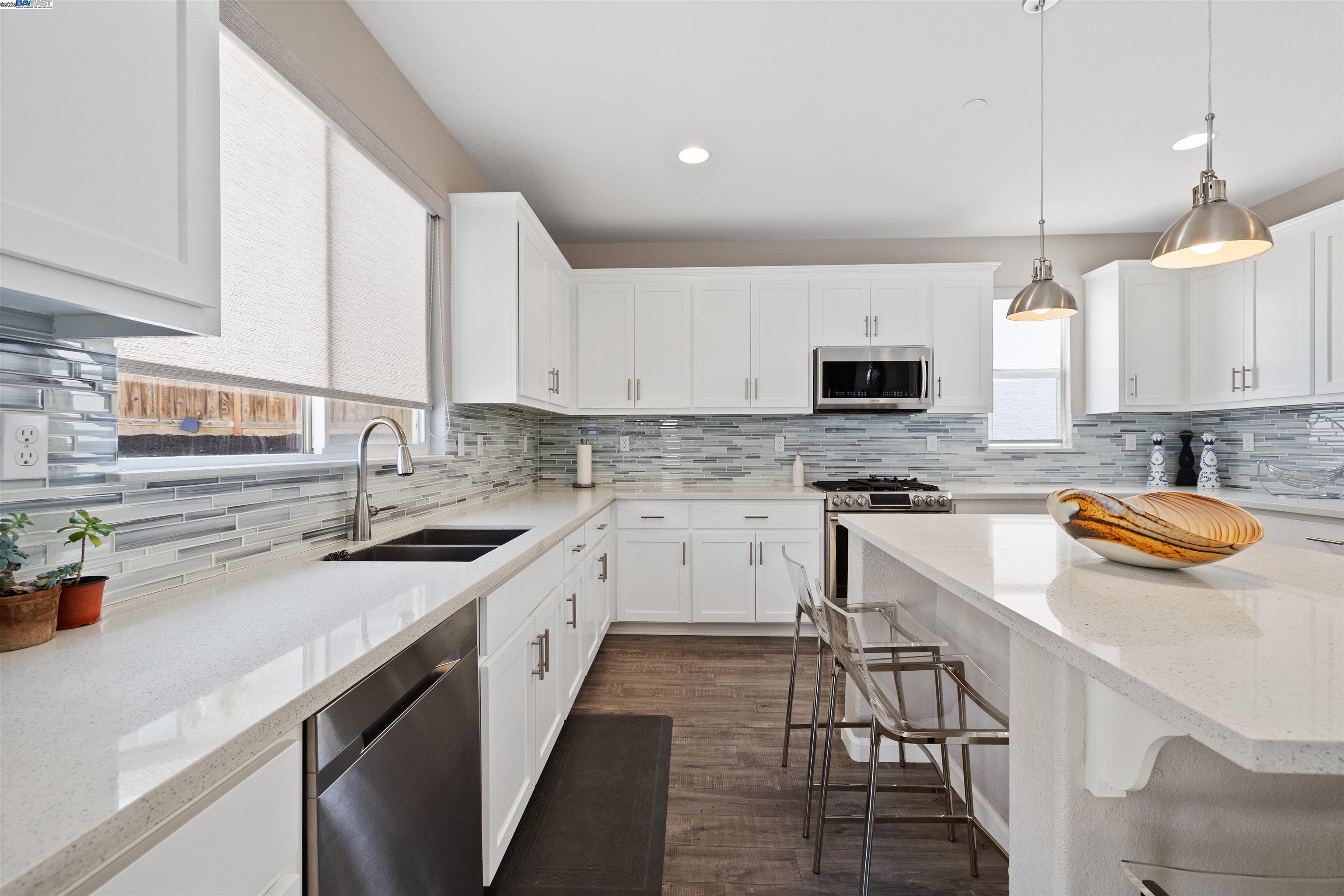 Detail Gallery Image 11 of 44 For 4717 Black Oak Ct, Fairfield,  CA 94534 - 4 Beds | 3 Baths