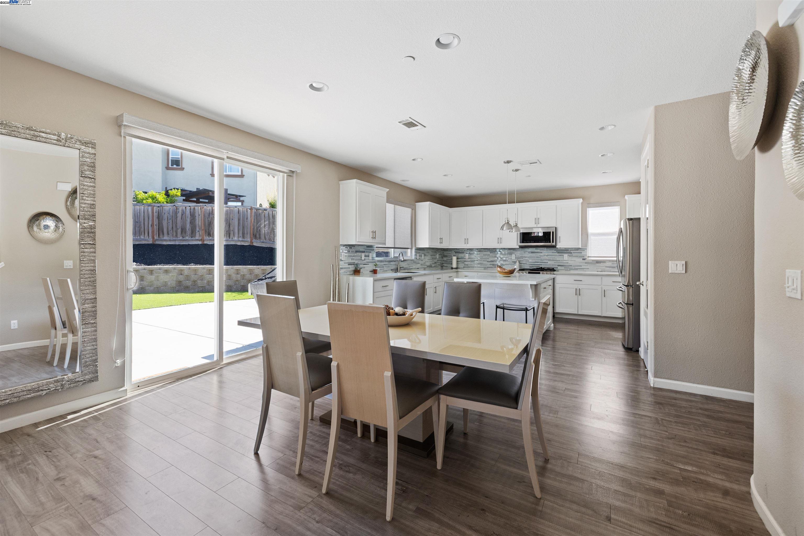 Detail Gallery Image 8 of 44 For 4717 Black Oak Ct, Fairfield,  CA 94534 - 4 Beds | 3 Baths